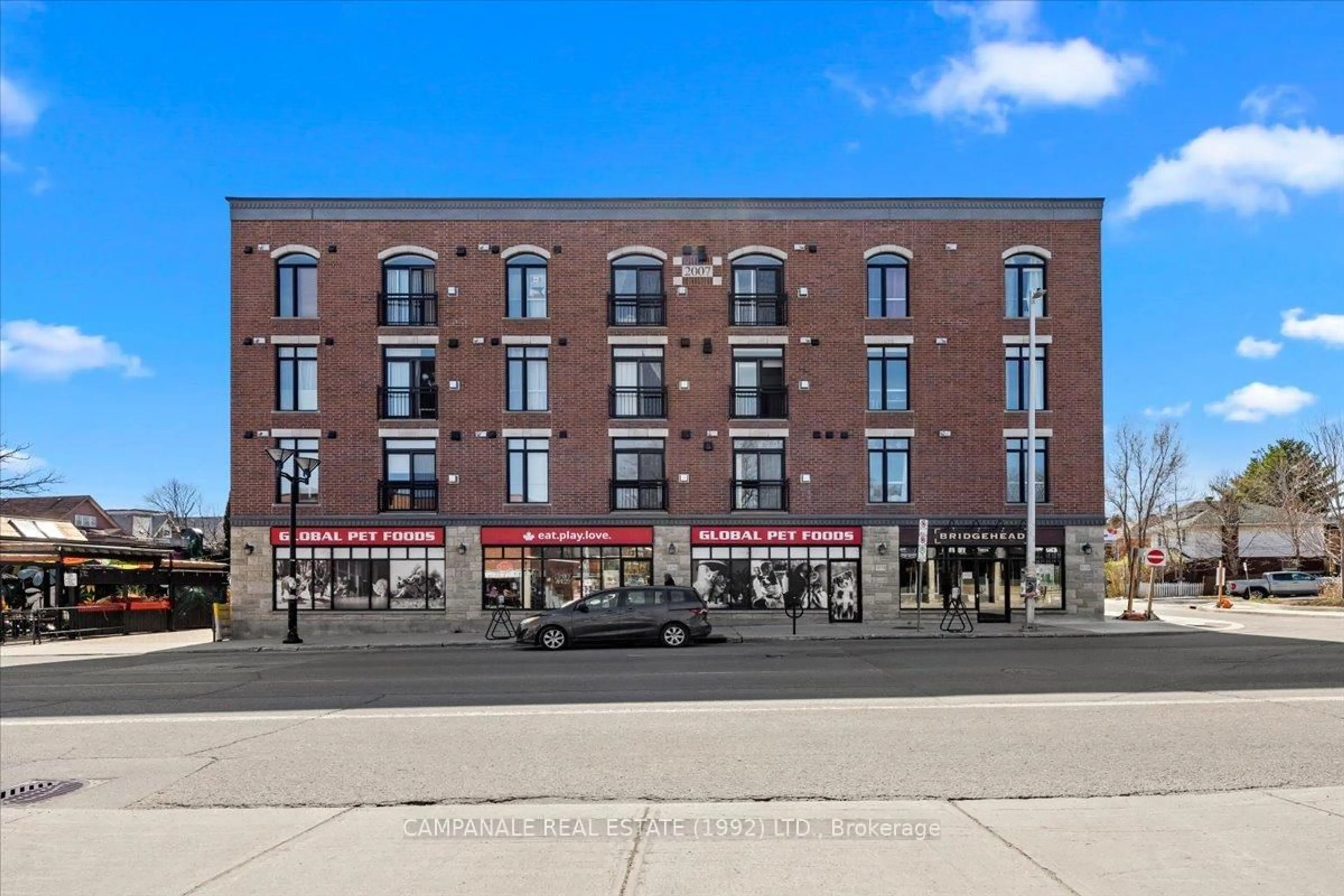 Patio, building for 6 Grove Ave #201, Ottawa Ontario K1S 3A6