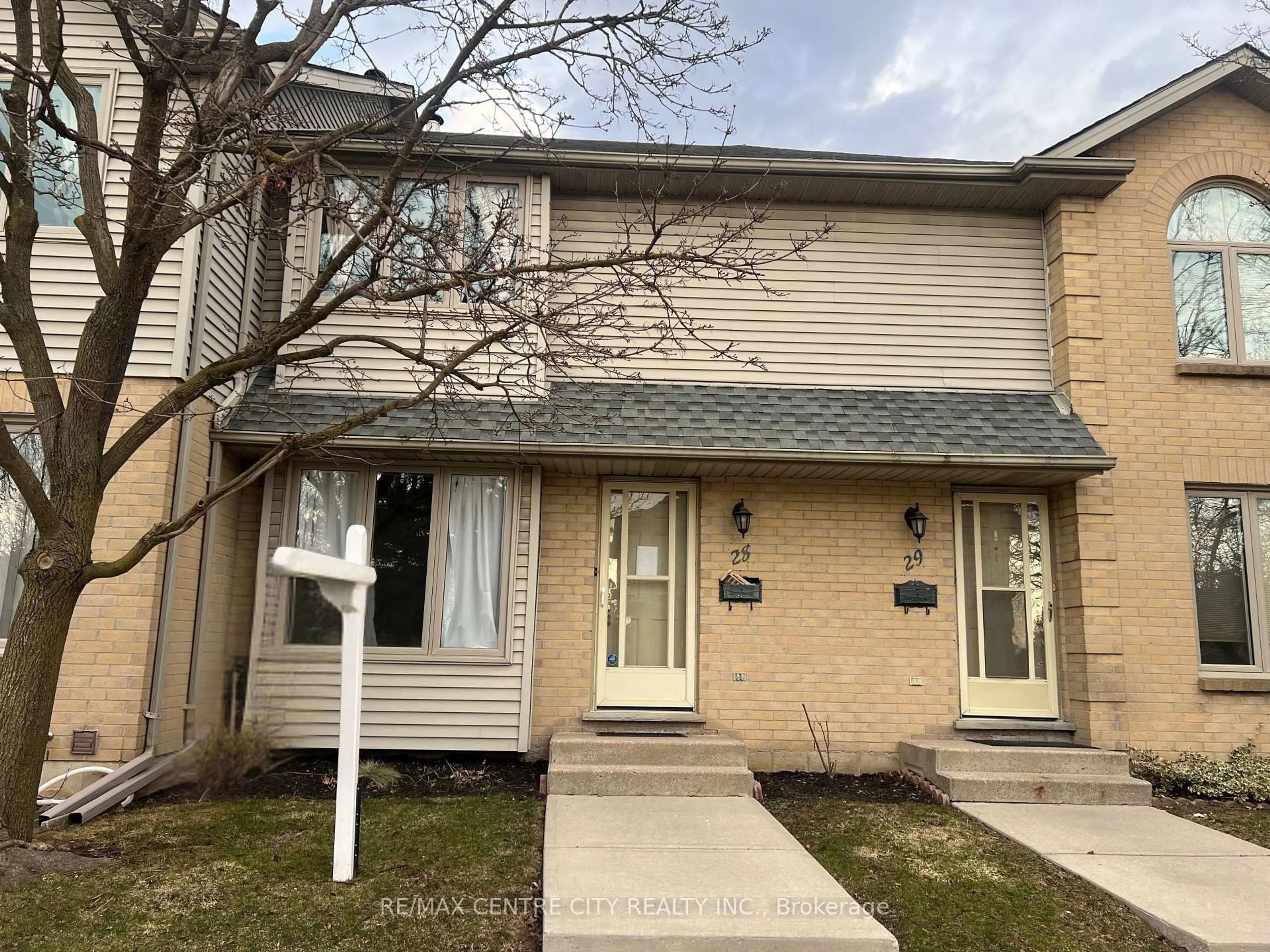 Home with vinyl exterior material, street for 1290 Bentley Dr #28, London East Ontario N5V 4M3