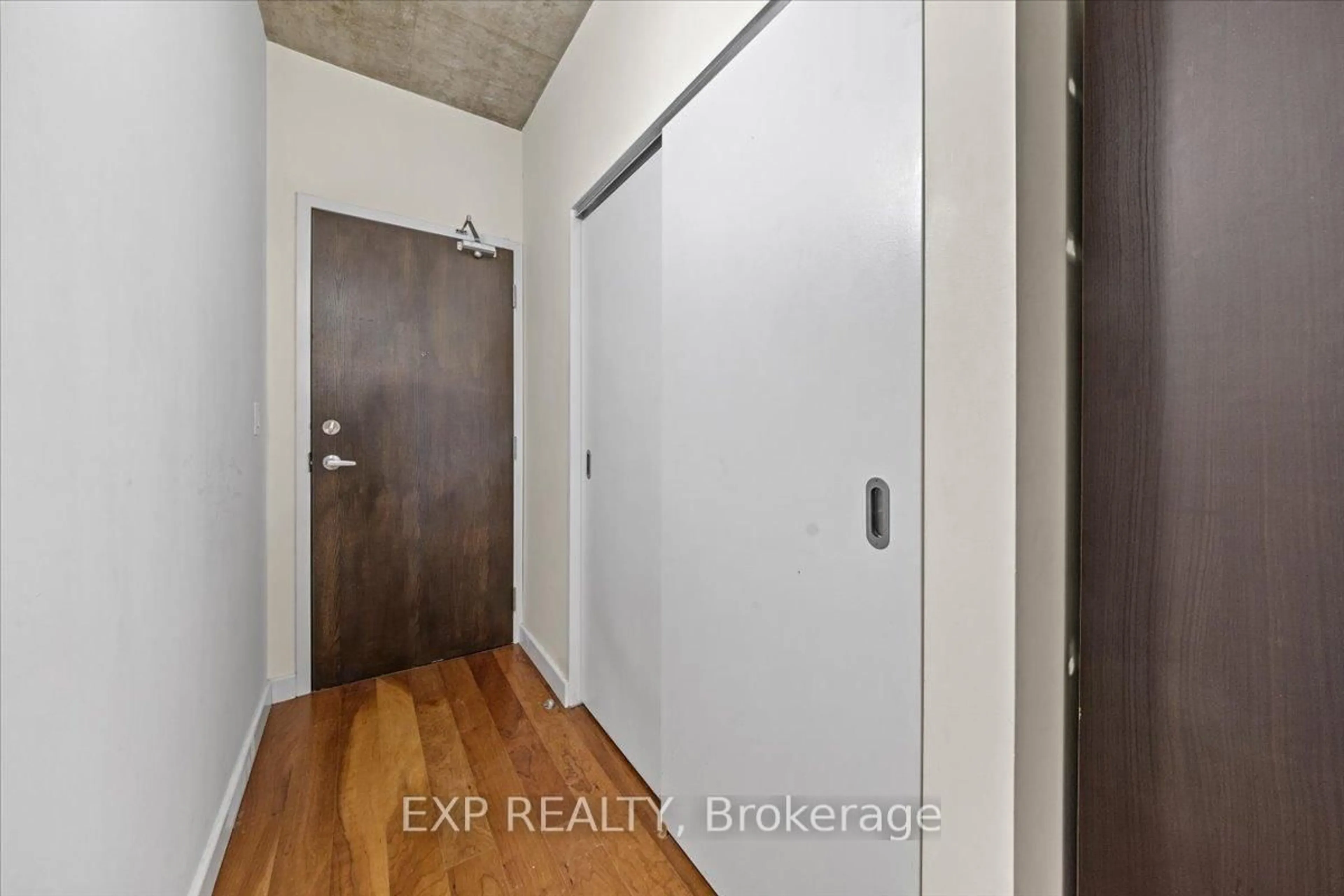 Indoor entryway for 179 GEORGE St #603, Ottawa Ontario K1N 1J8