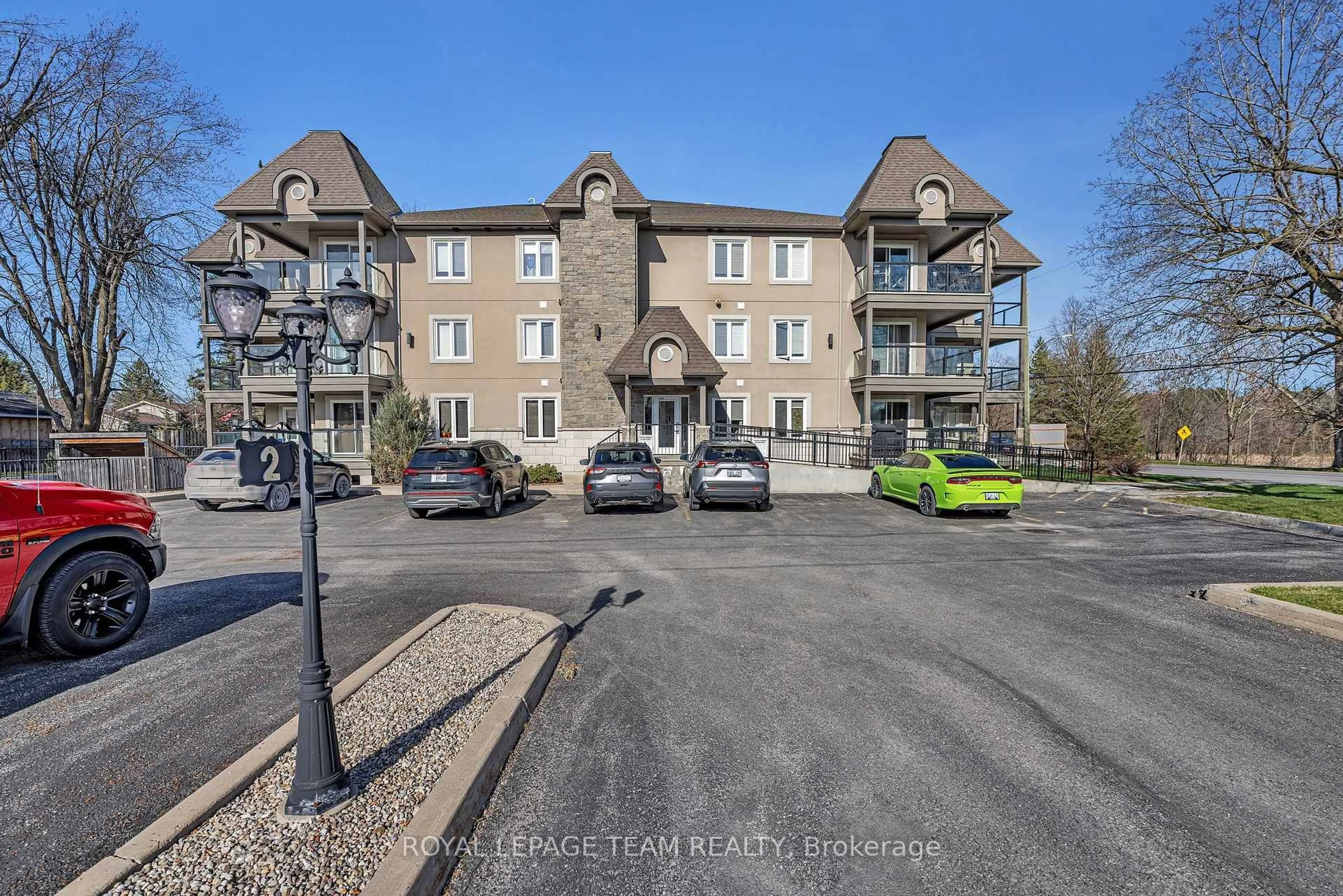 A pic from outside/outdoor area/front of a property/back of a property/a pic from drone, unknown for 2 Warner St #206, Russell Ontario K0A 0B4