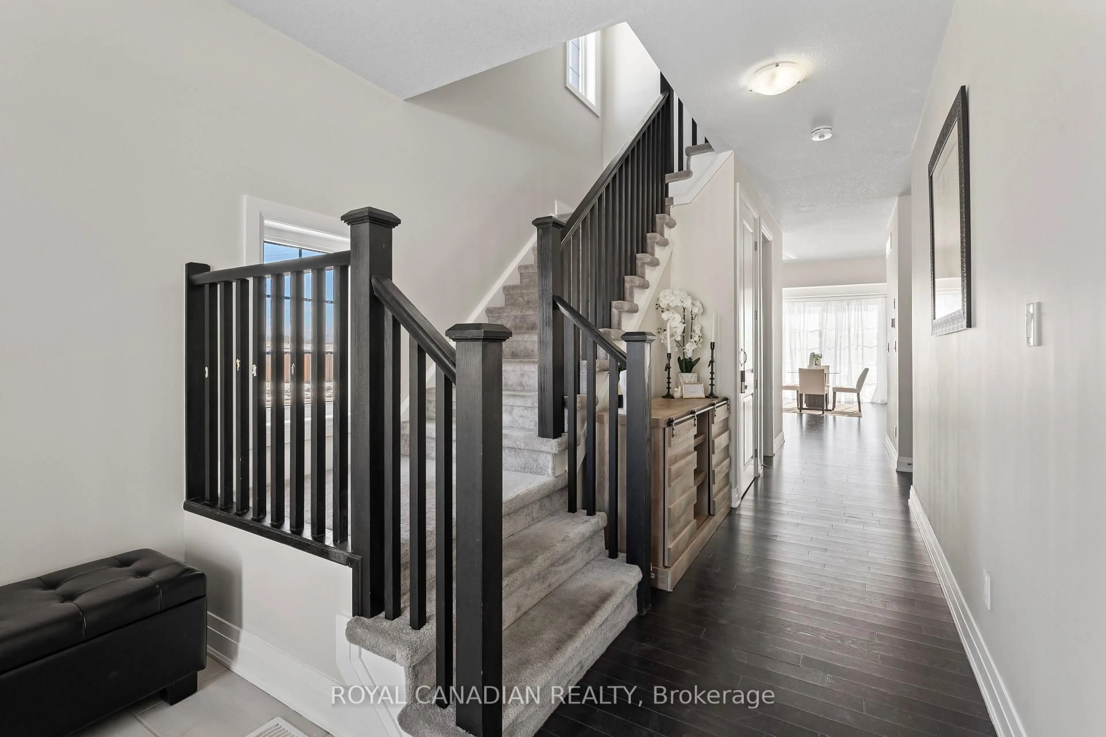 Indoor entryway for 301 Buttonbush St, Waterloo Ontario N2V 0B2