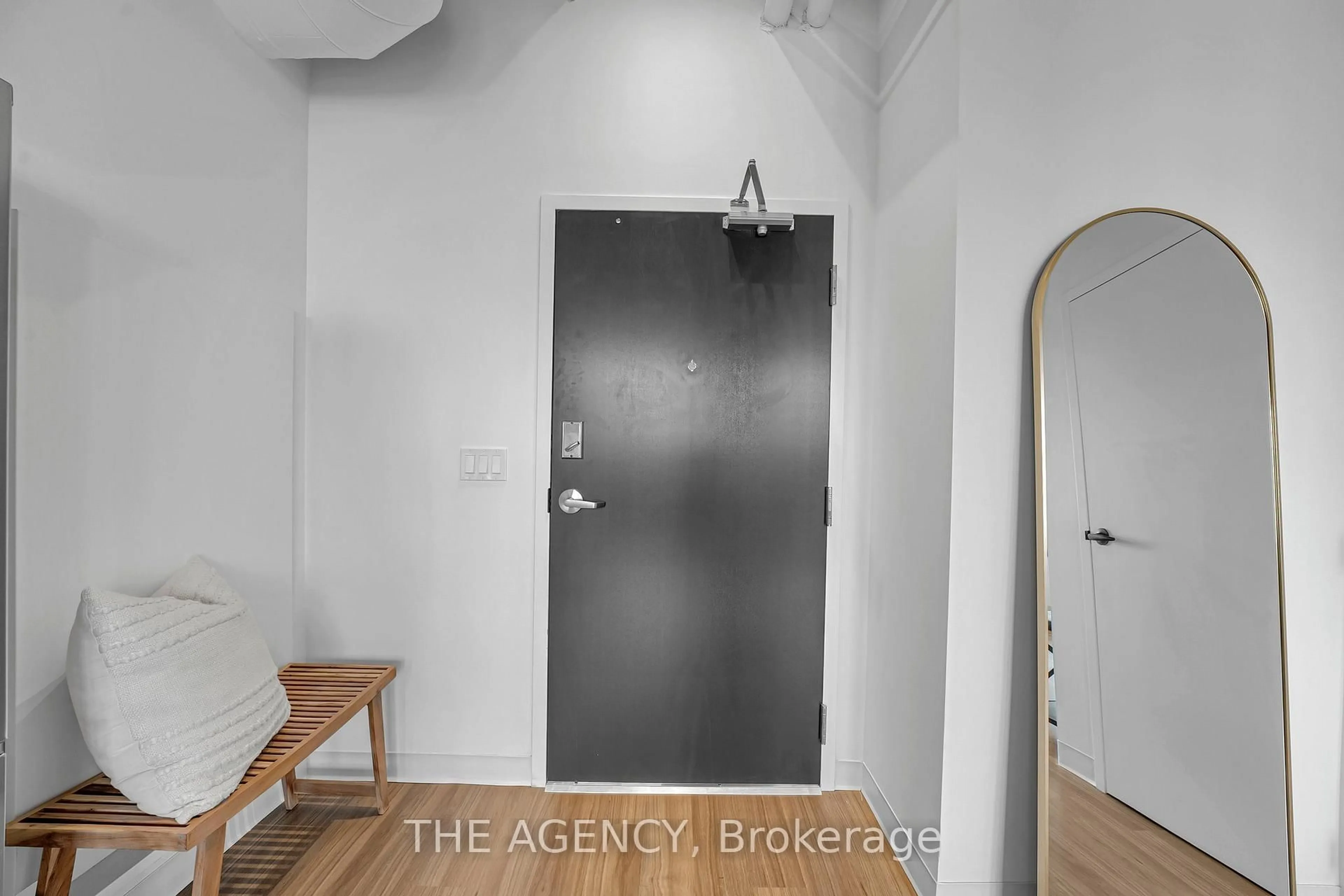 Indoor entryway for 120 Huron St #419, Guelph Ontario N1E 0T8