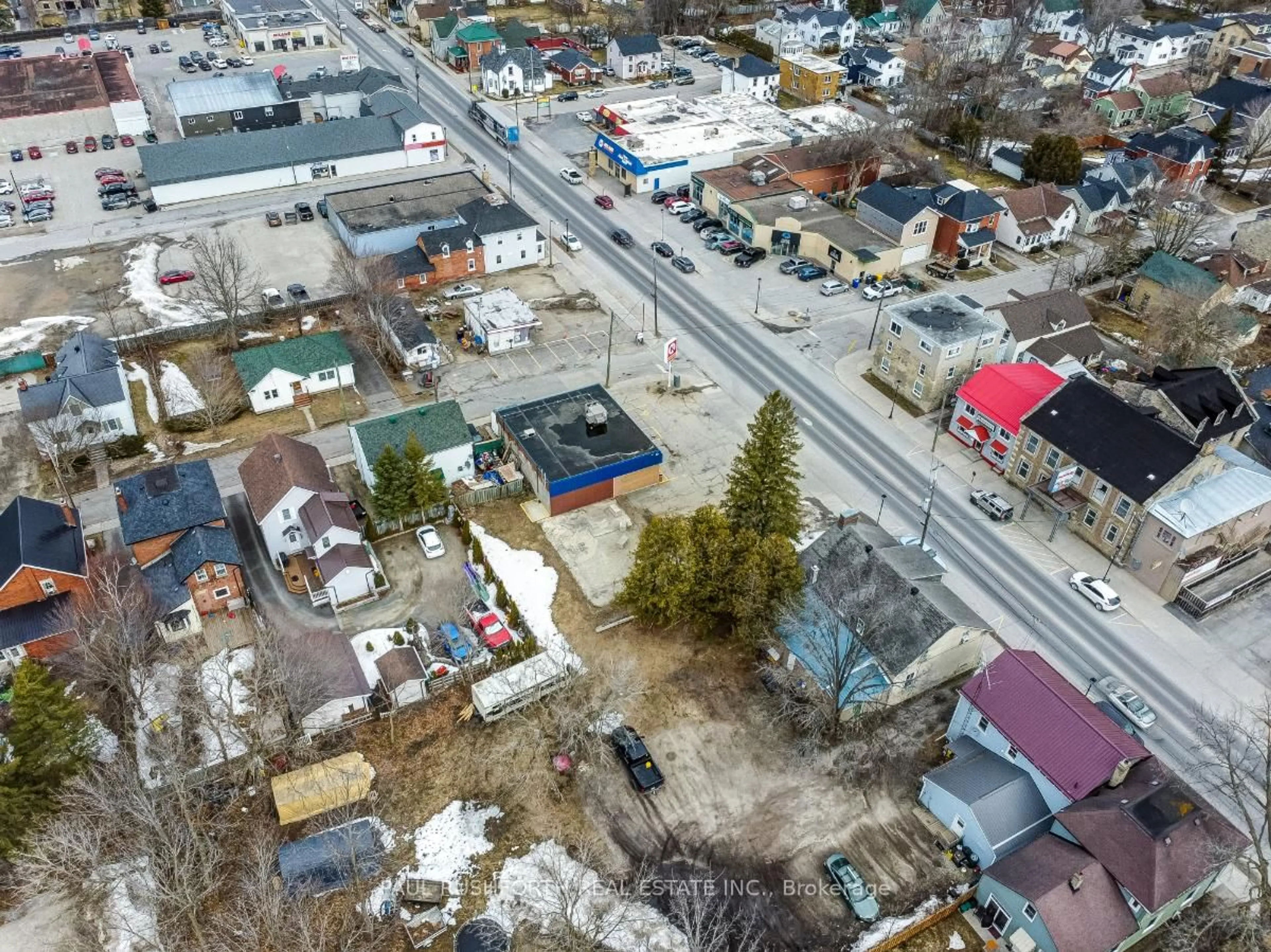 A pic from outside/outdoor area/front of a property/back of a property/a pic from drone, street for 28 Wilson St, Perth Ontario K7H 2M9