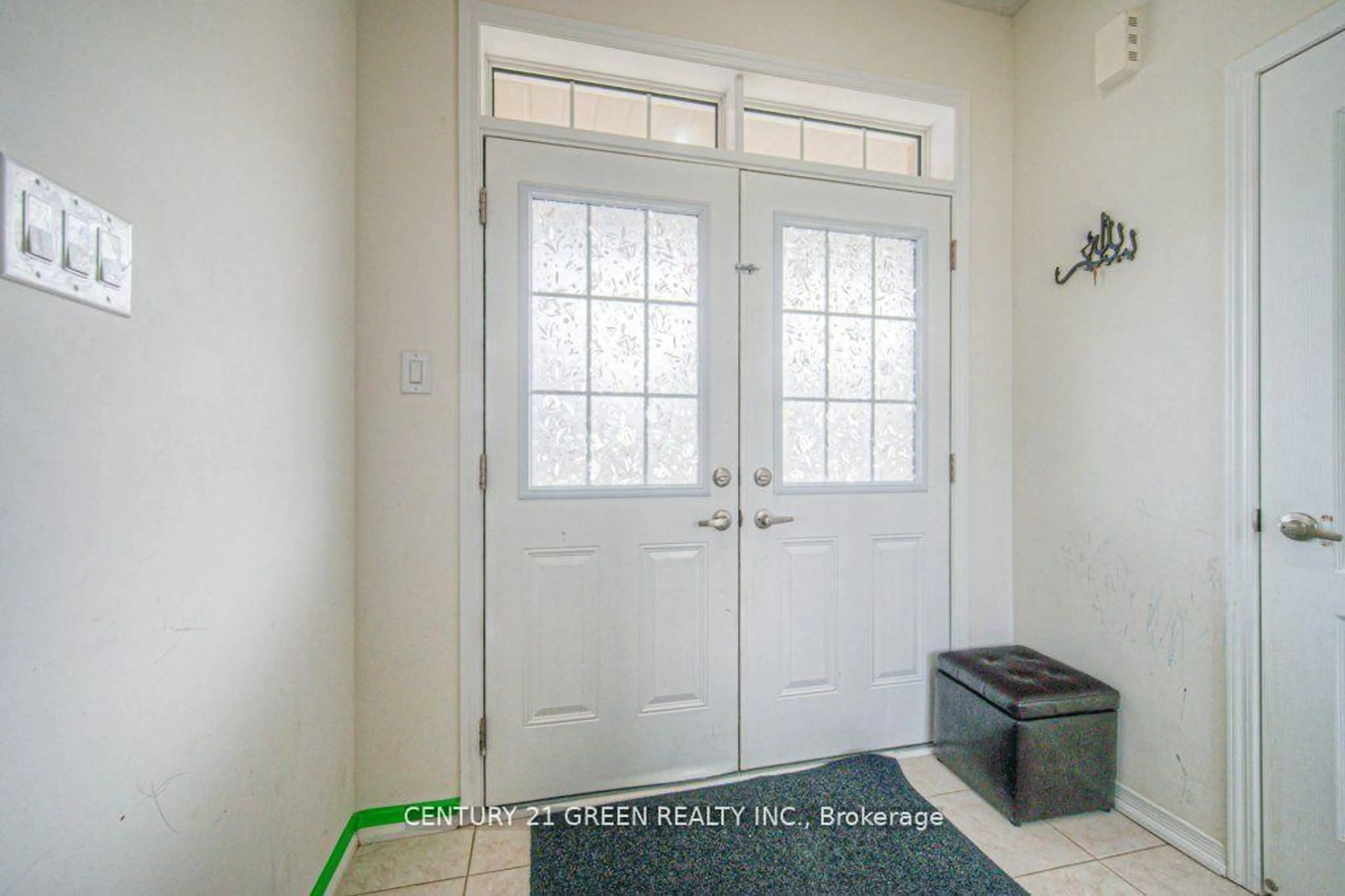 Indoor entryway for 30 Cooke Ave, Brantford Ontario N3T 0S1
