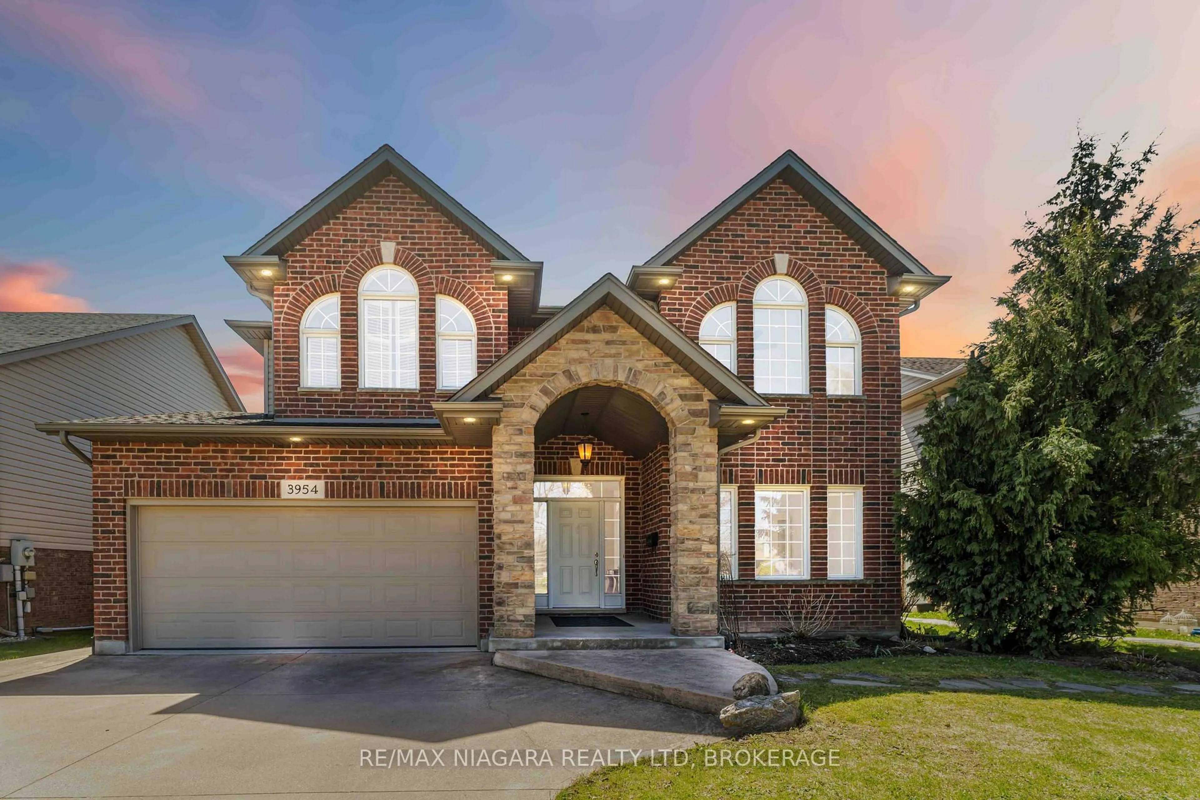 Home with brick exterior material, street for 3954 Weinbrenner Rd, Niagara Falls Ontario L2G 7Y3