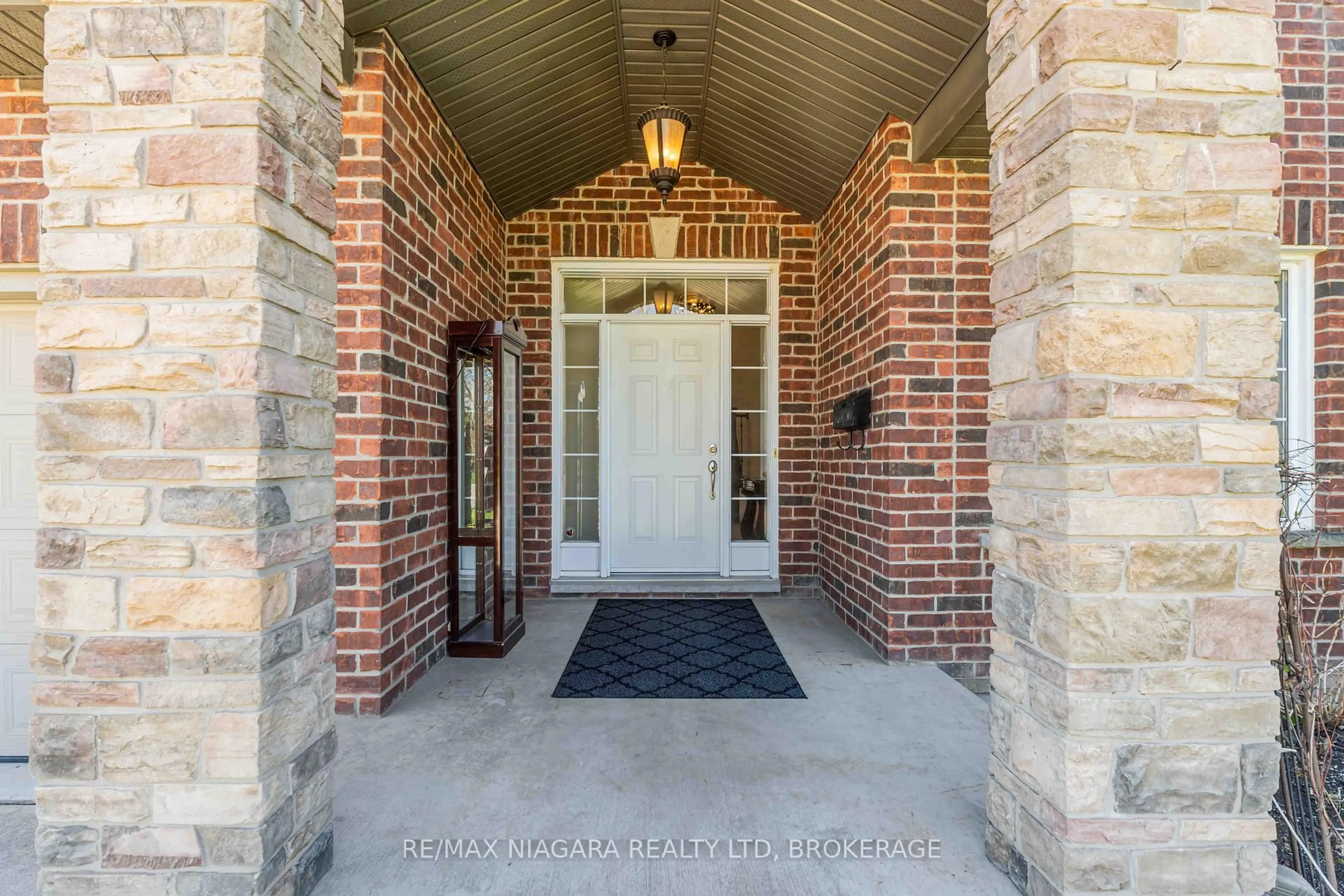 Home with brick exterior material, street for 3954 Weinbrenner Rd, Niagara Falls Ontario L2G 7Y3