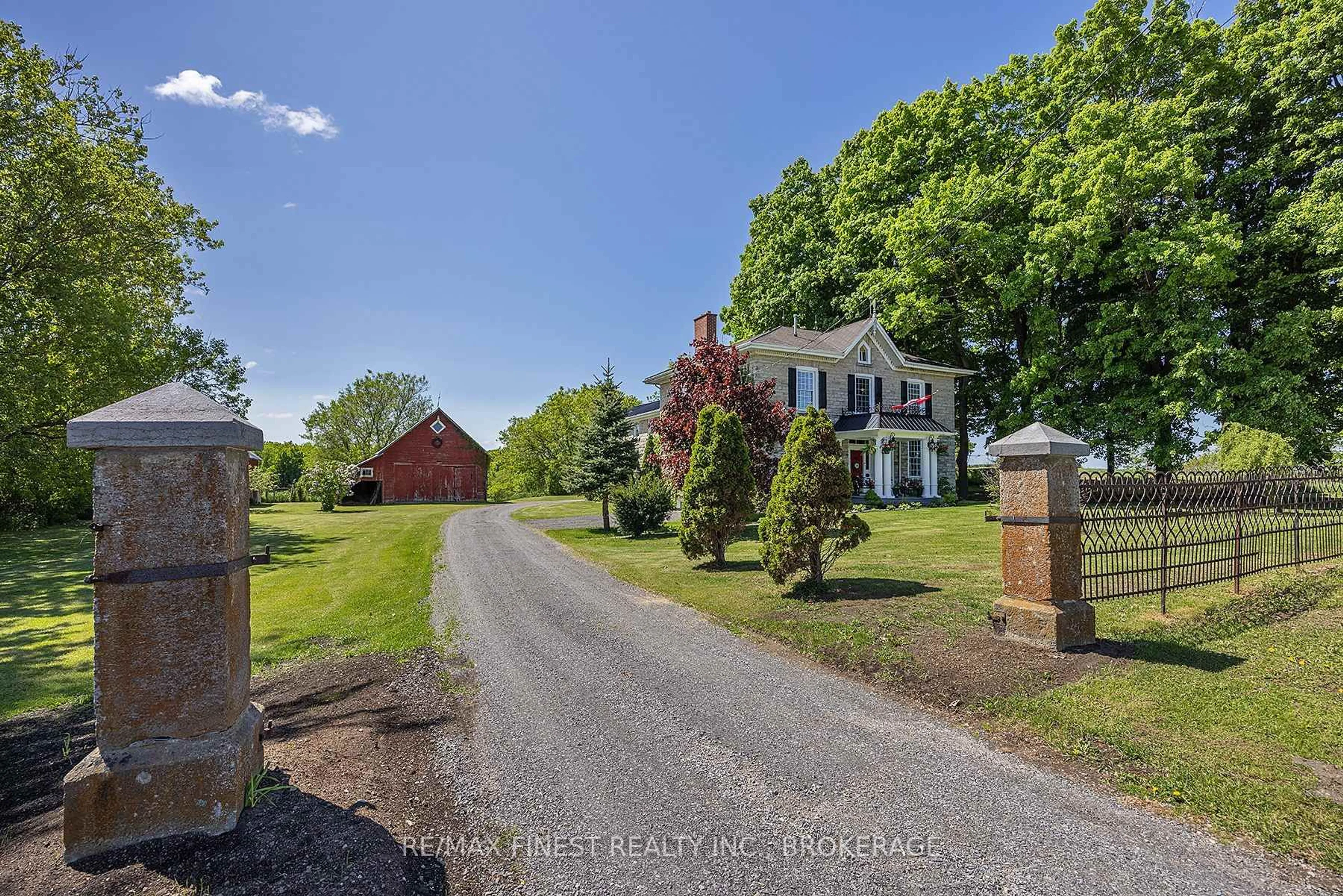 A pic from outside/outdoor area/front of a property/back of a property/a pic from drone, street for 221 Highway 15 N/A, Front of Leeds & Seeleys Bay Ontario K0H 2N0