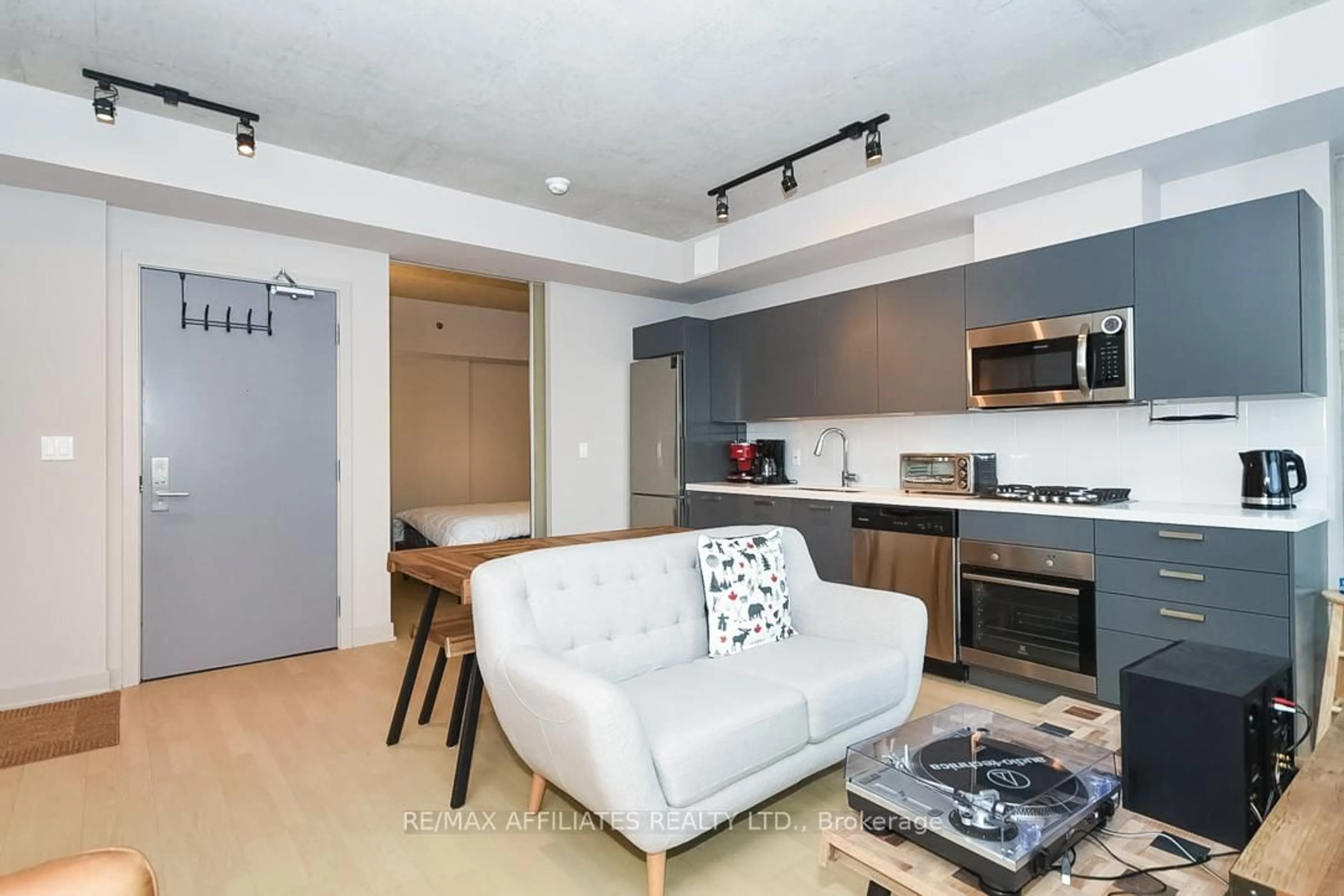 Unknown for 203 Catherine St #1709, Ottawa Ontario K2P 1J5