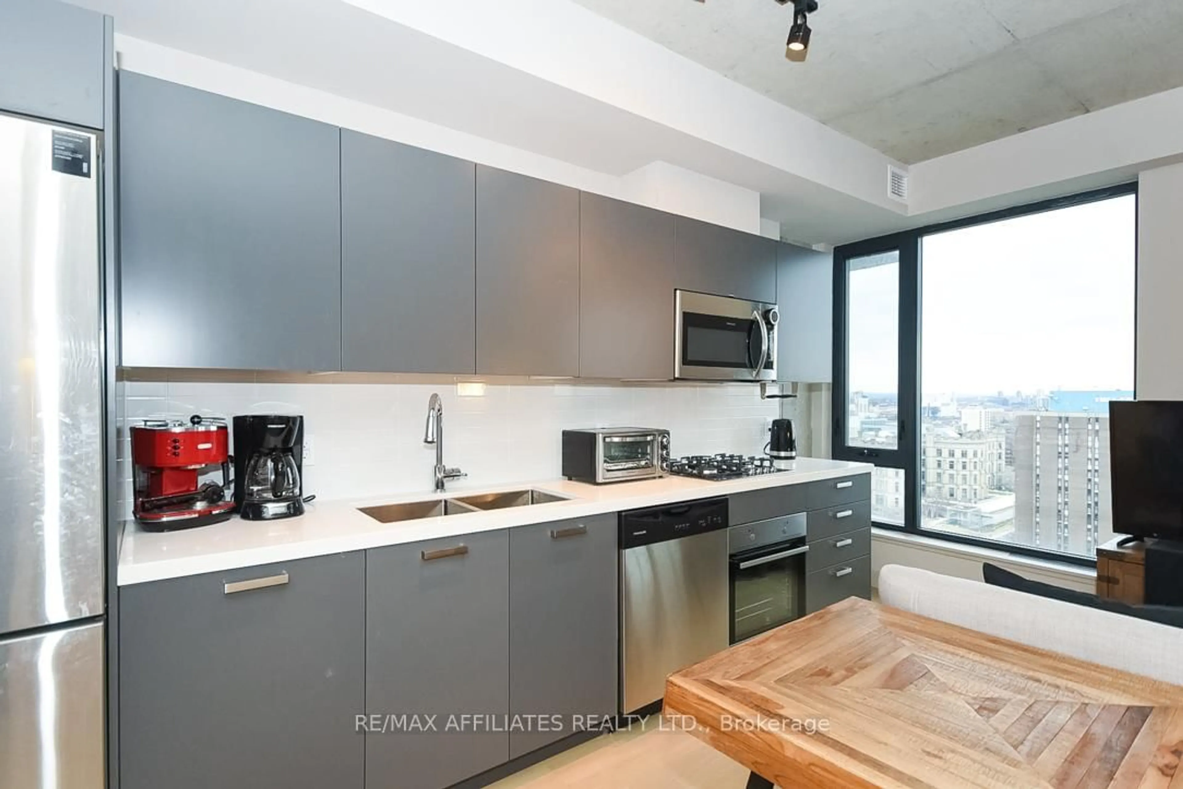 Unknown for 203 Catherine St #1709, Ottawa Ontario K2P 1J5