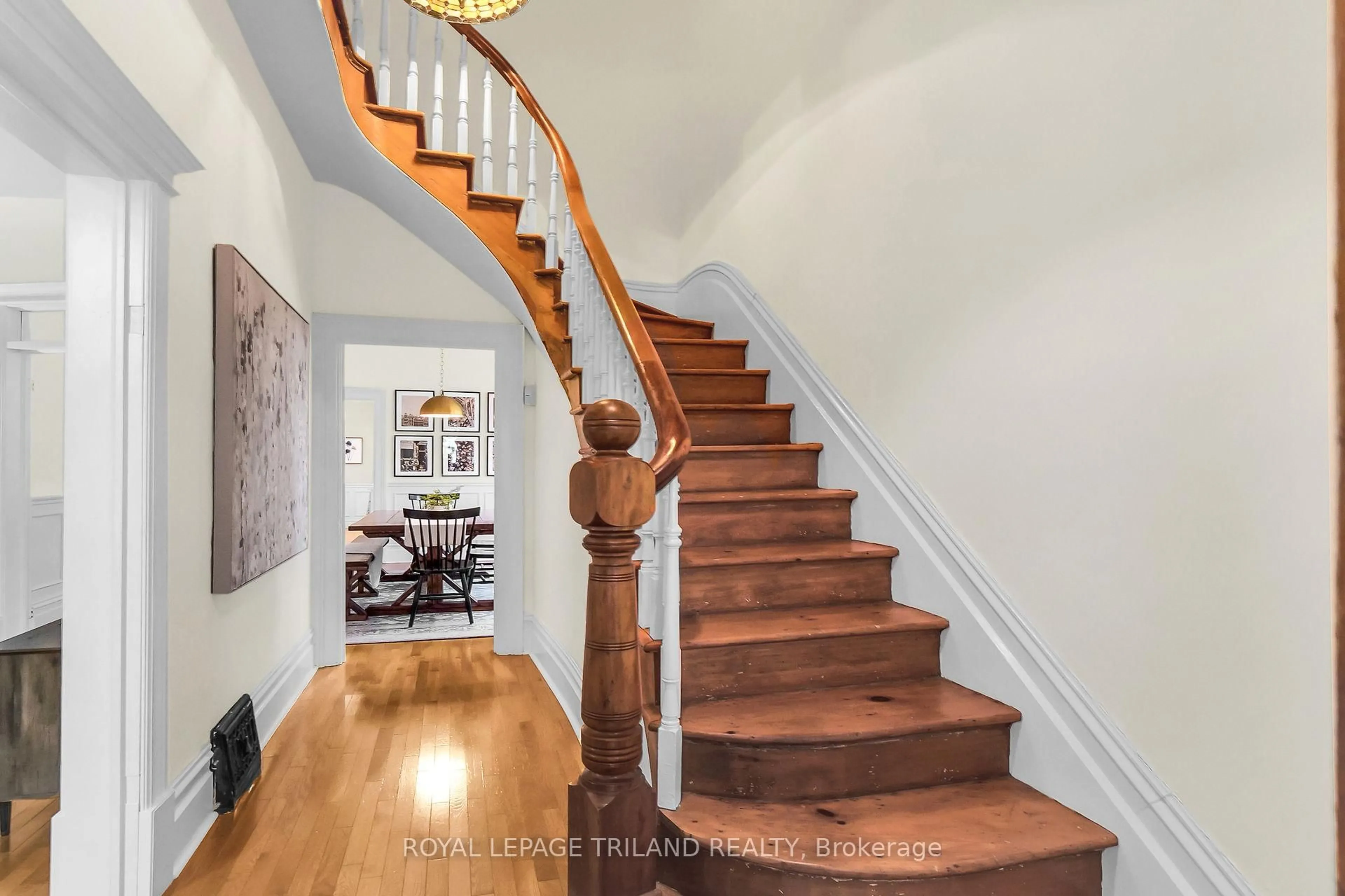 Stairs for 16 EDWARD St, London South Ontario N6C 3H1