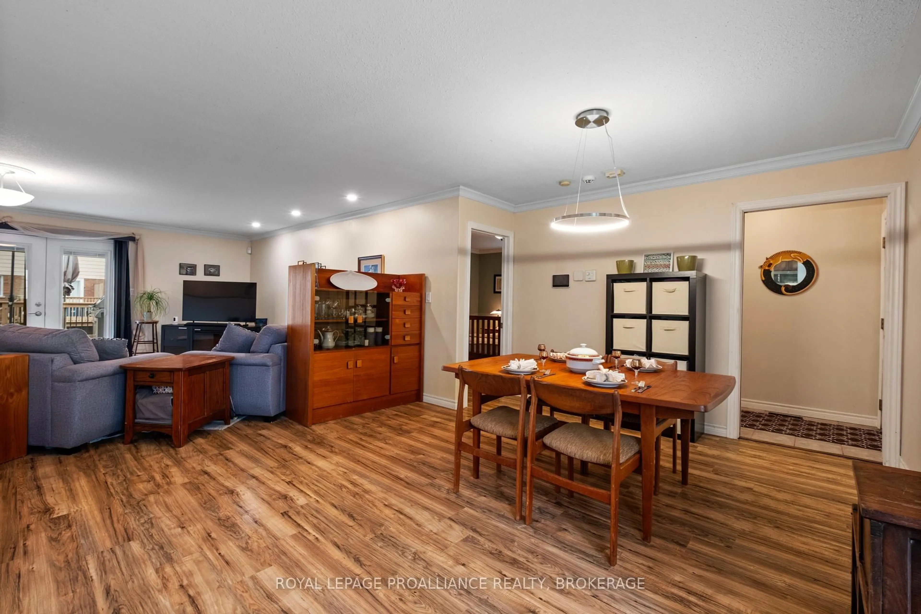 Dining room, wood/laminate floor for 196 Amy Lynn Dr, Loyalist Ontario K7N 2A3
