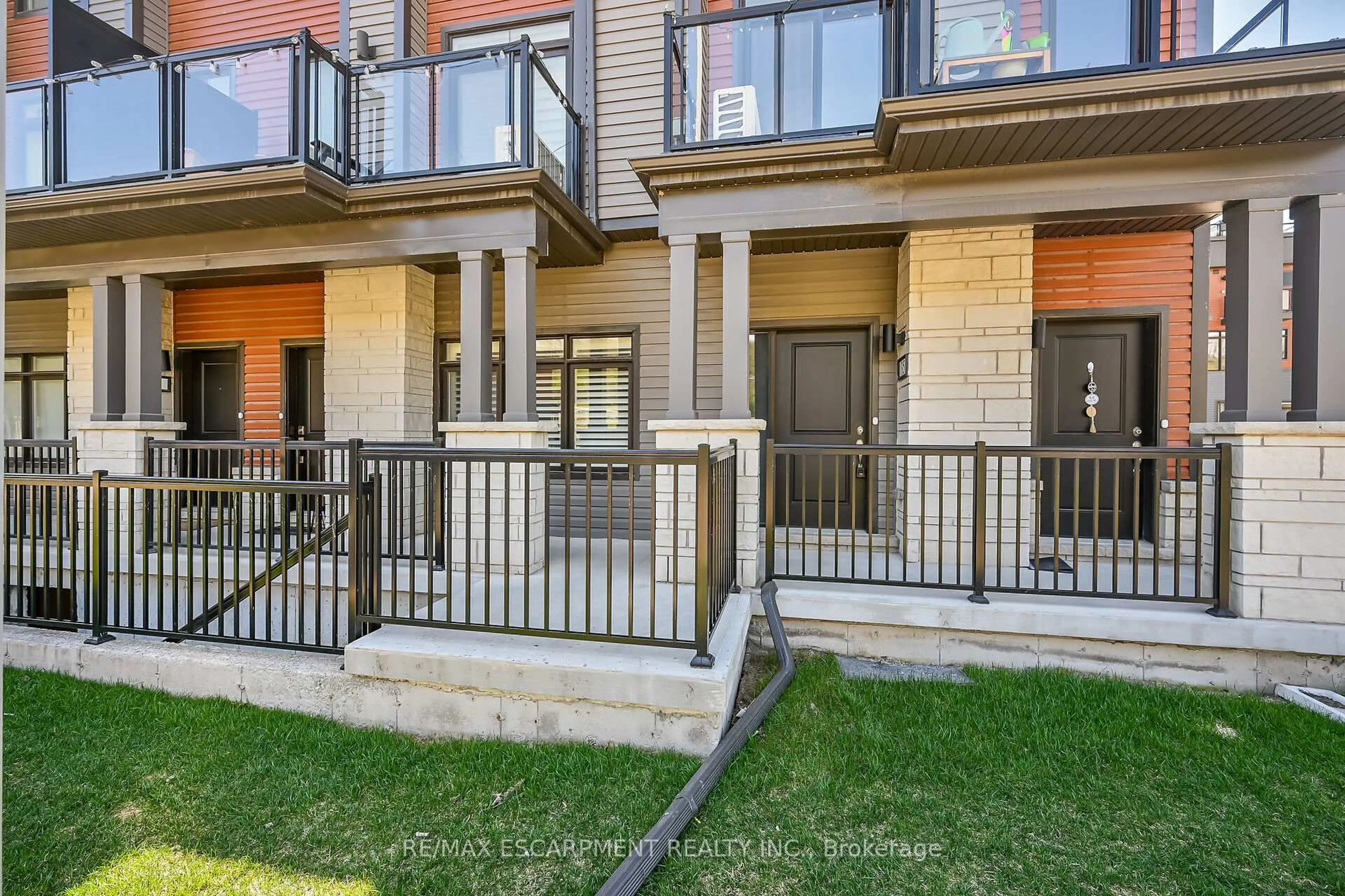 Patio, street for 2 Willow St #35, Brant Ontario N3L 0K7