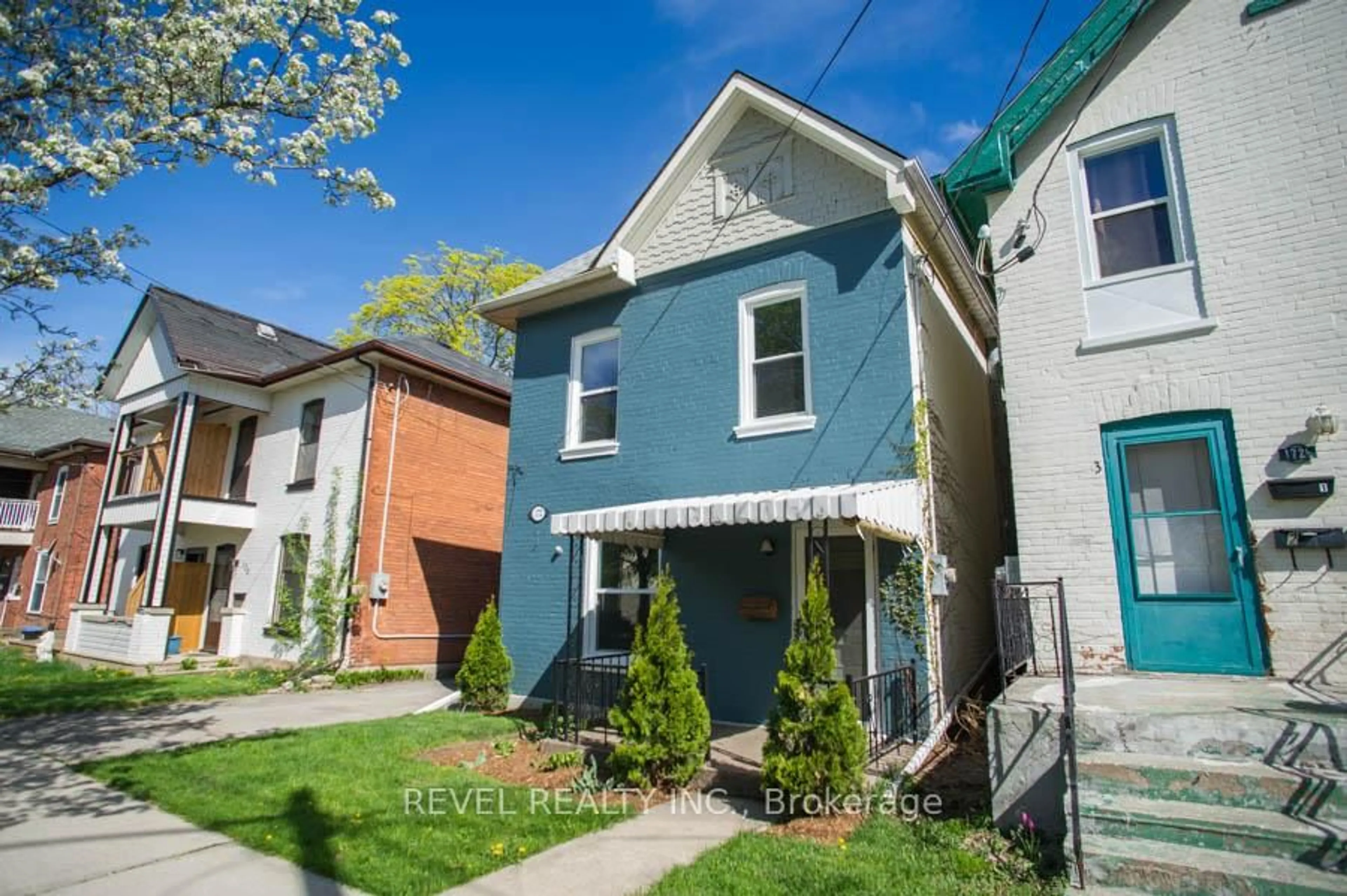 Home with brick exterior material, street for 172 Sheridan St, Brantford Ontario N3S 4P8