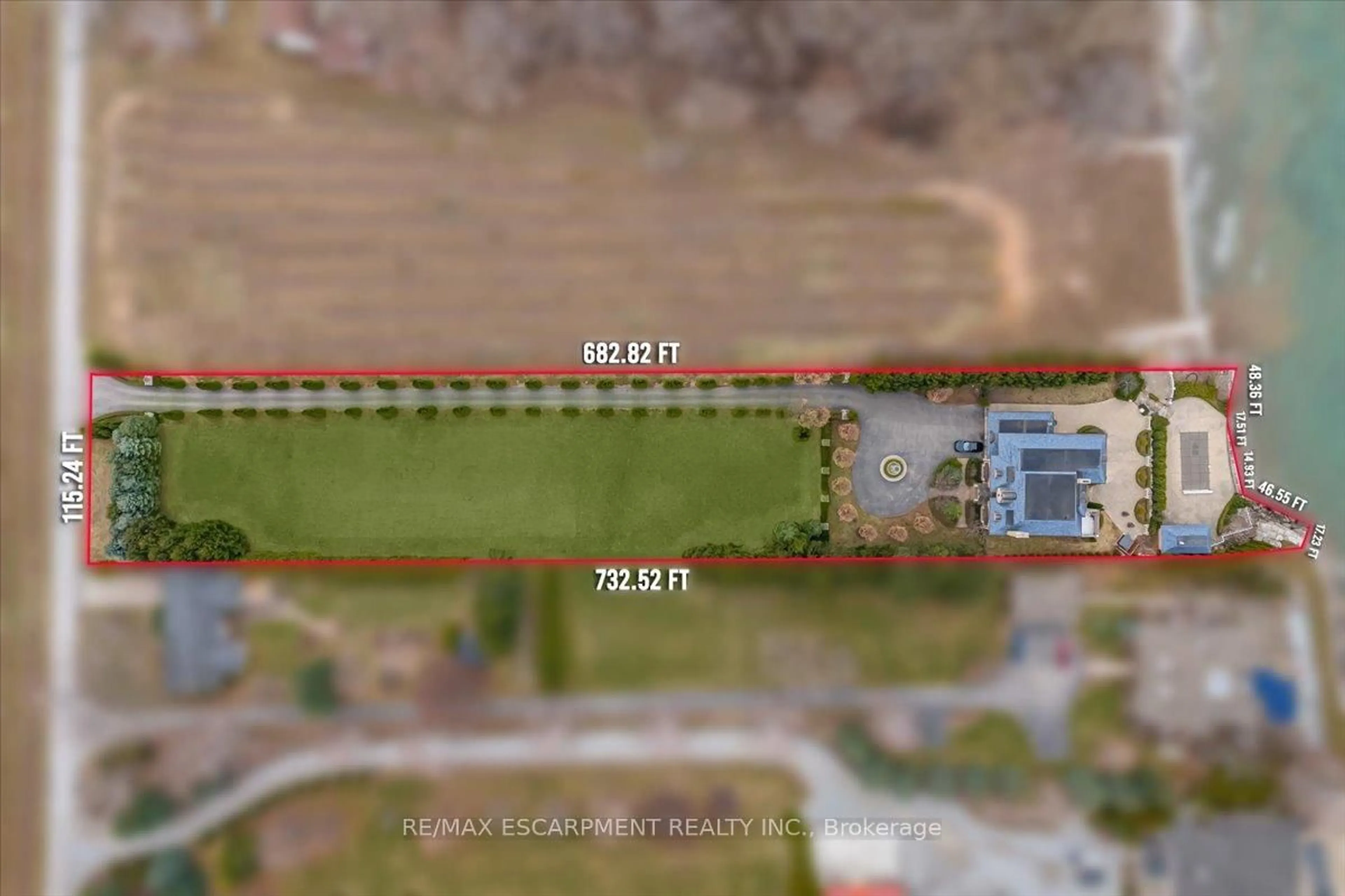 A pic from outside/outdoor area/front of a property/back of a property/a pic from drone, building for 5545 Blezard Dr, Lincoln Ontario L3J 1R1