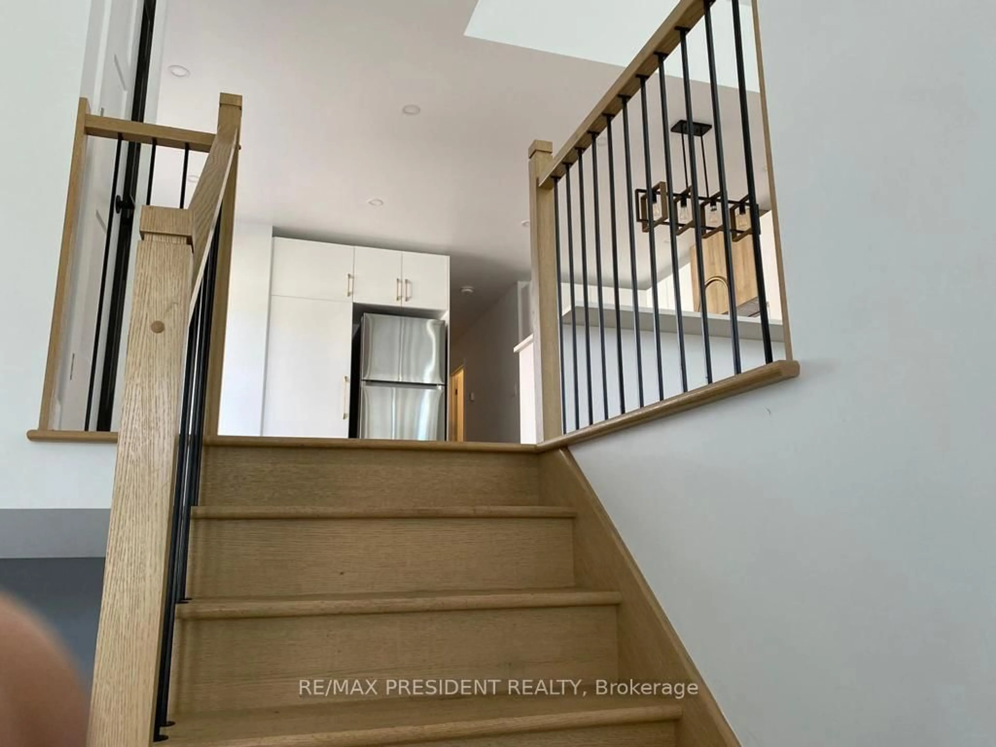 Stairs for 76 Cameron Cres, Cornwall Ontario K6K 1A5