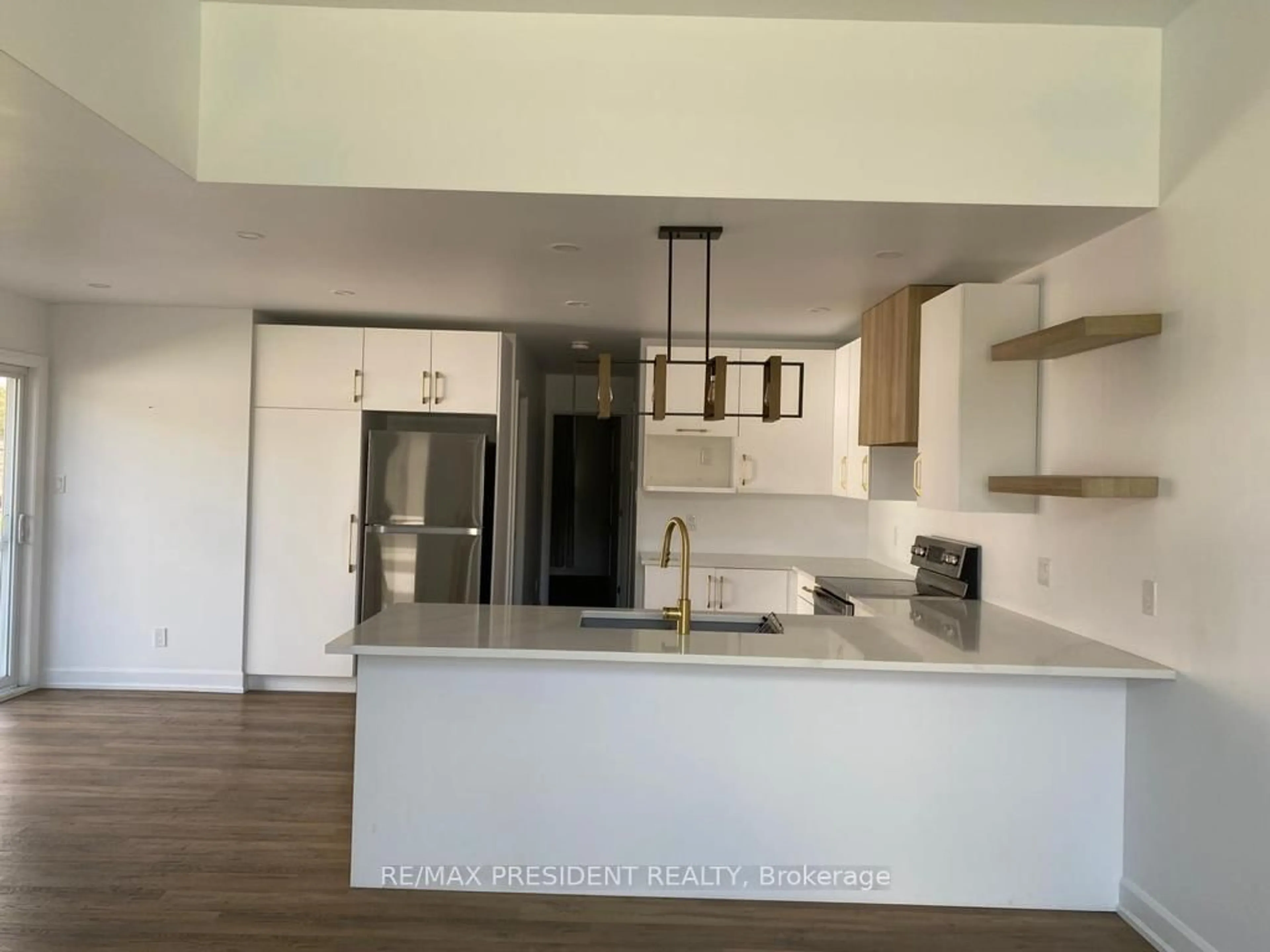 Open concept kitchen, unknown for 76 Cameron Cres, Cornwall Ontario K6K 1A5