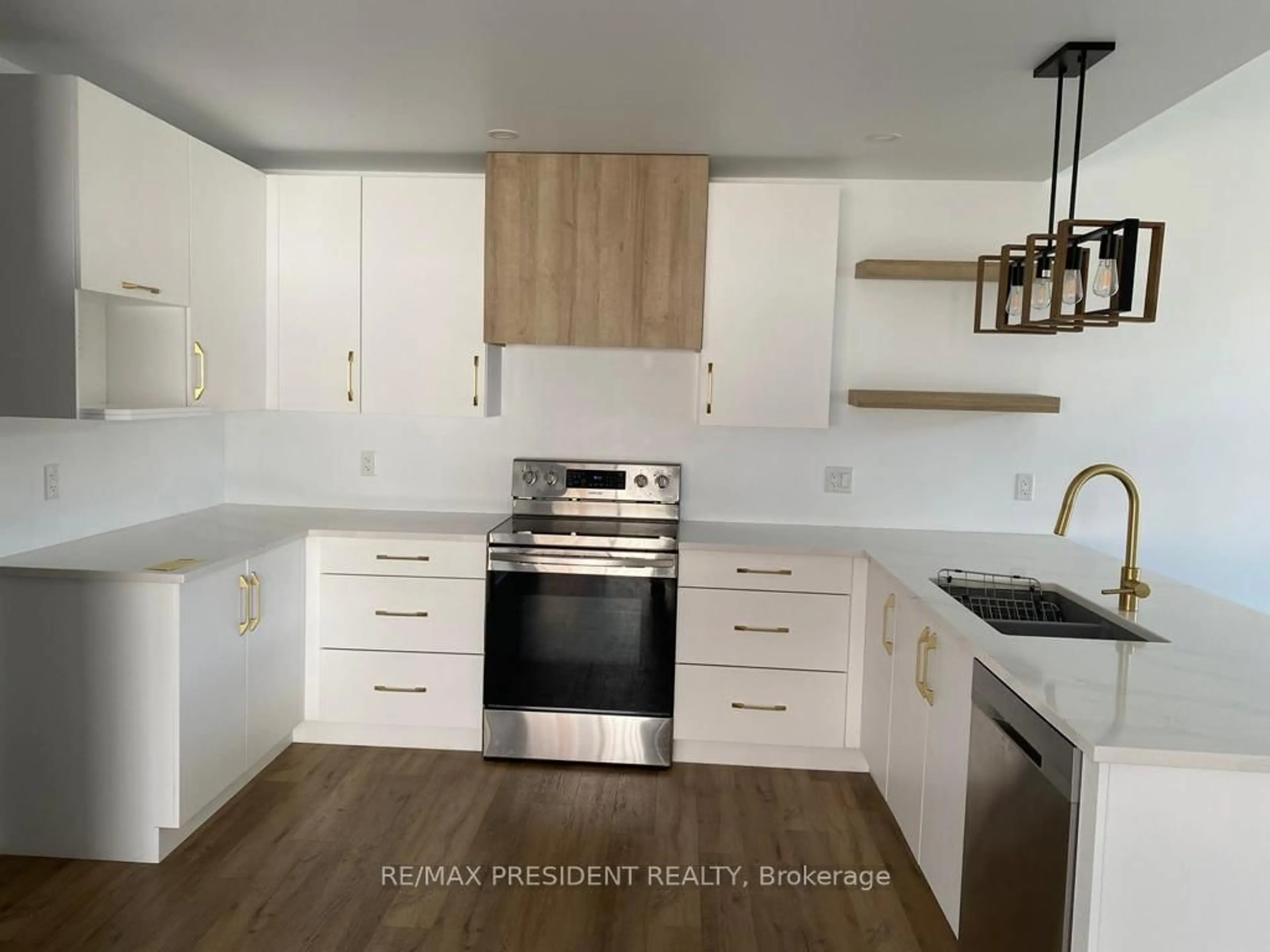 Open concept kitchen, unknown for 76 Cameron Cres, Cornwall Ontario K6K 1A5