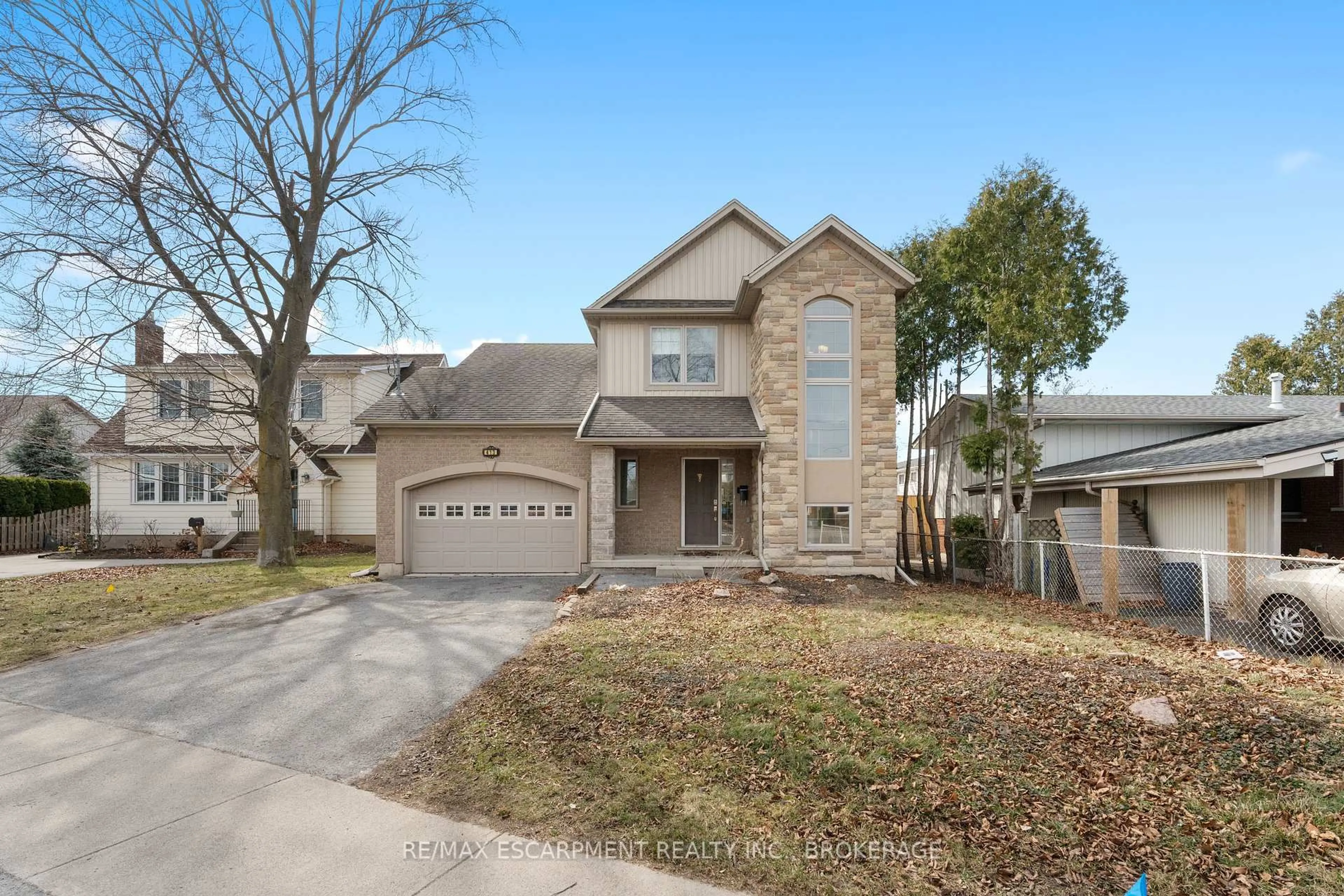 Home with brick exterior material, street for 413 Niagara St, St. Catharines Ontario L2M 4V9