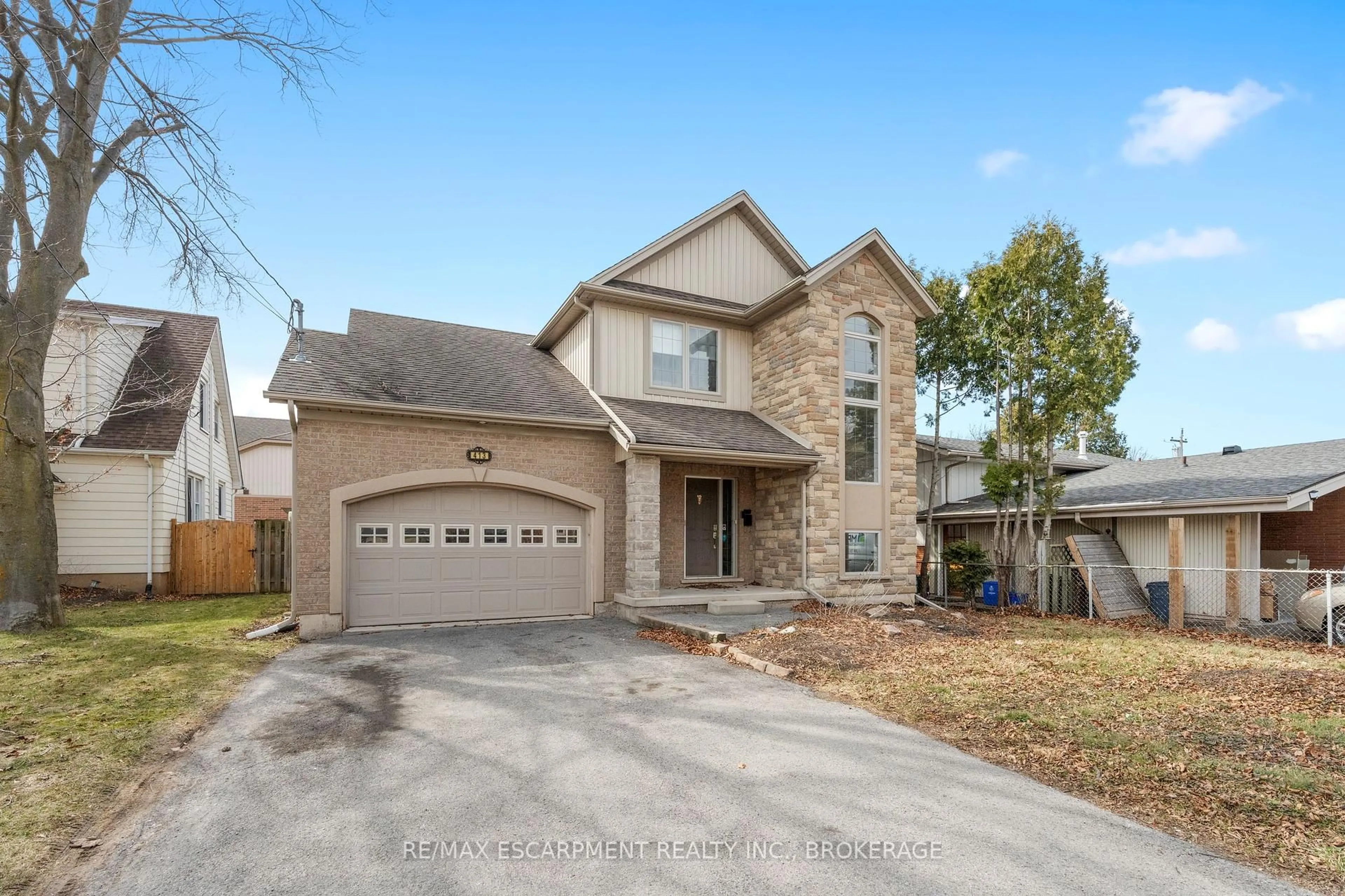 Home with brick exterior material, street for 413 Niagara St, St. Catharines Ontario L2M 4V9