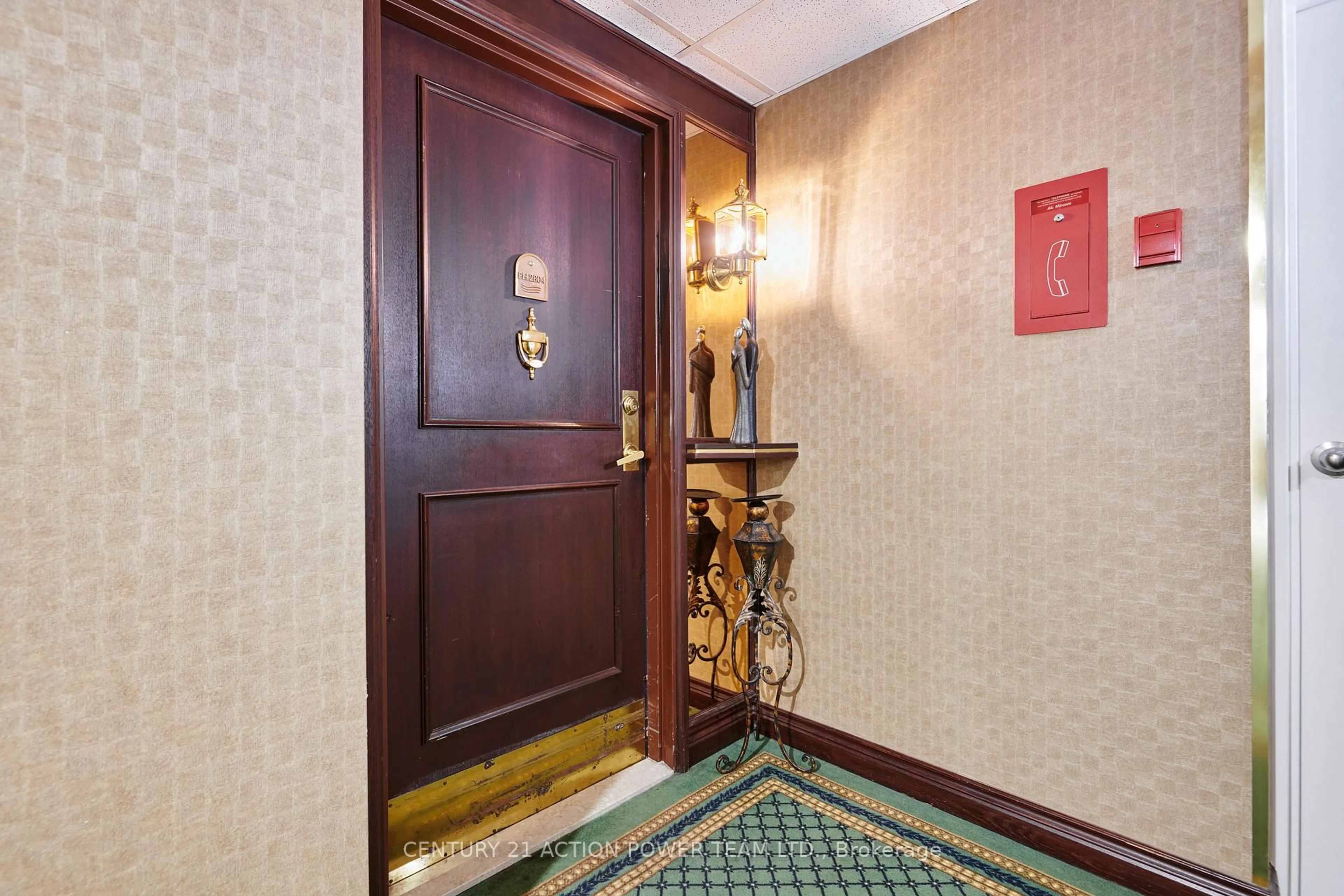 Indoor foyer for 1510 Riverside Dr #PH2804, Ottawa Ontario K1G 4X5