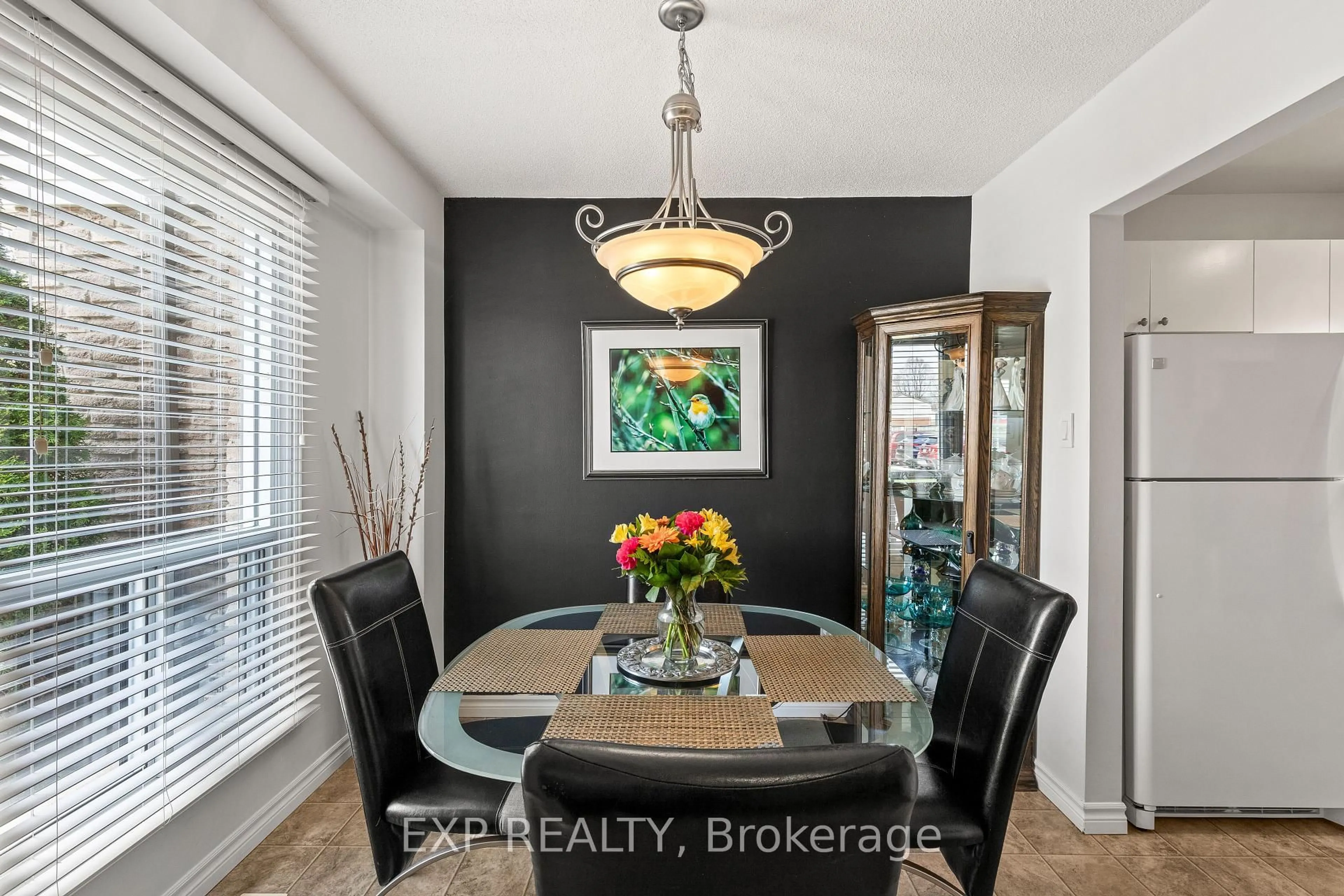 Dining room, unknown for 835 Southdale Rd #23, London South Ontario N6E 1V7