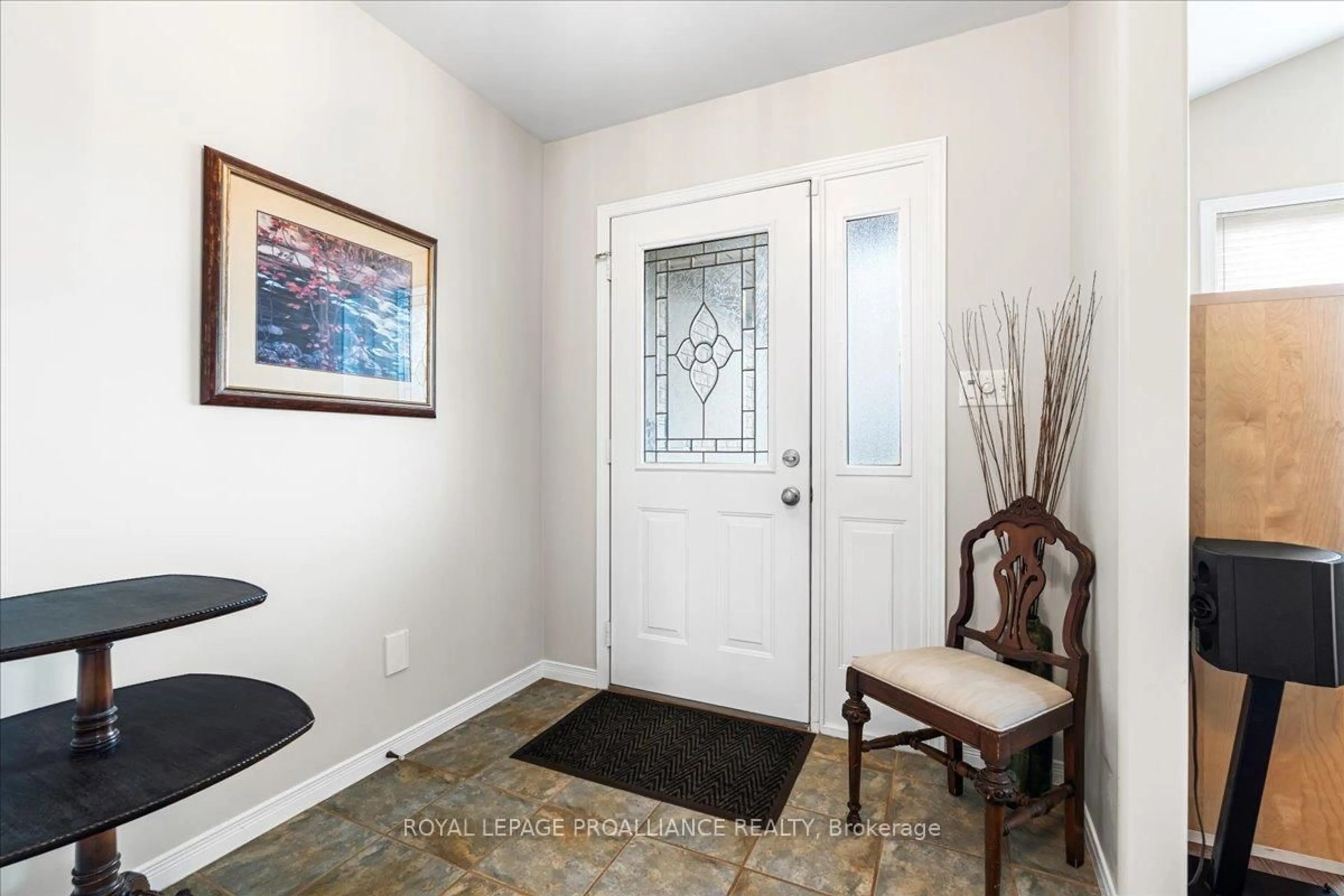 Indoor entryway for 15 Huron Lane, Belleville Ontario K8N 5X5