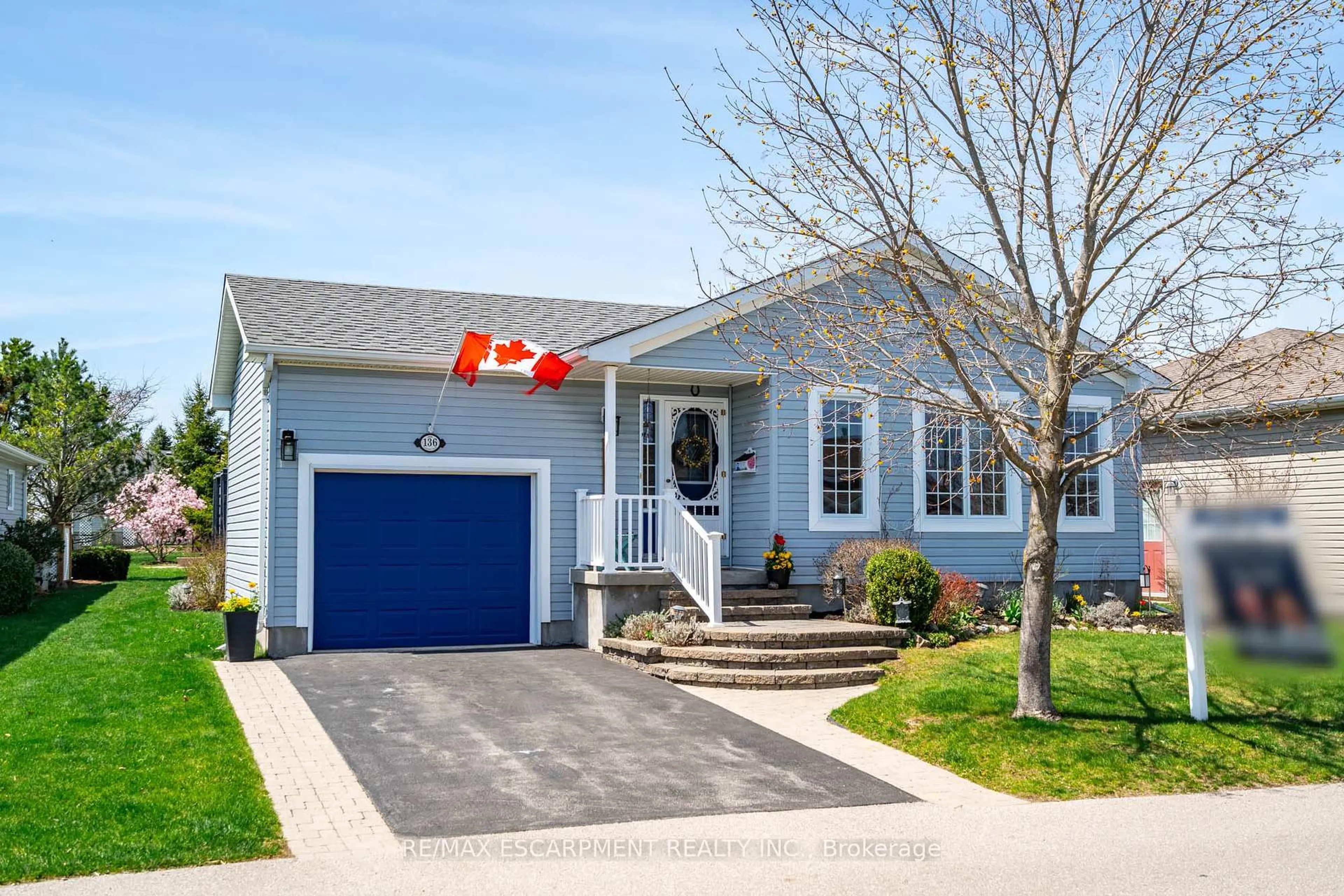 Home with vinyl exterior material, street for 136 Glenariff Dr, Hamilton Ontario L8B 1A5