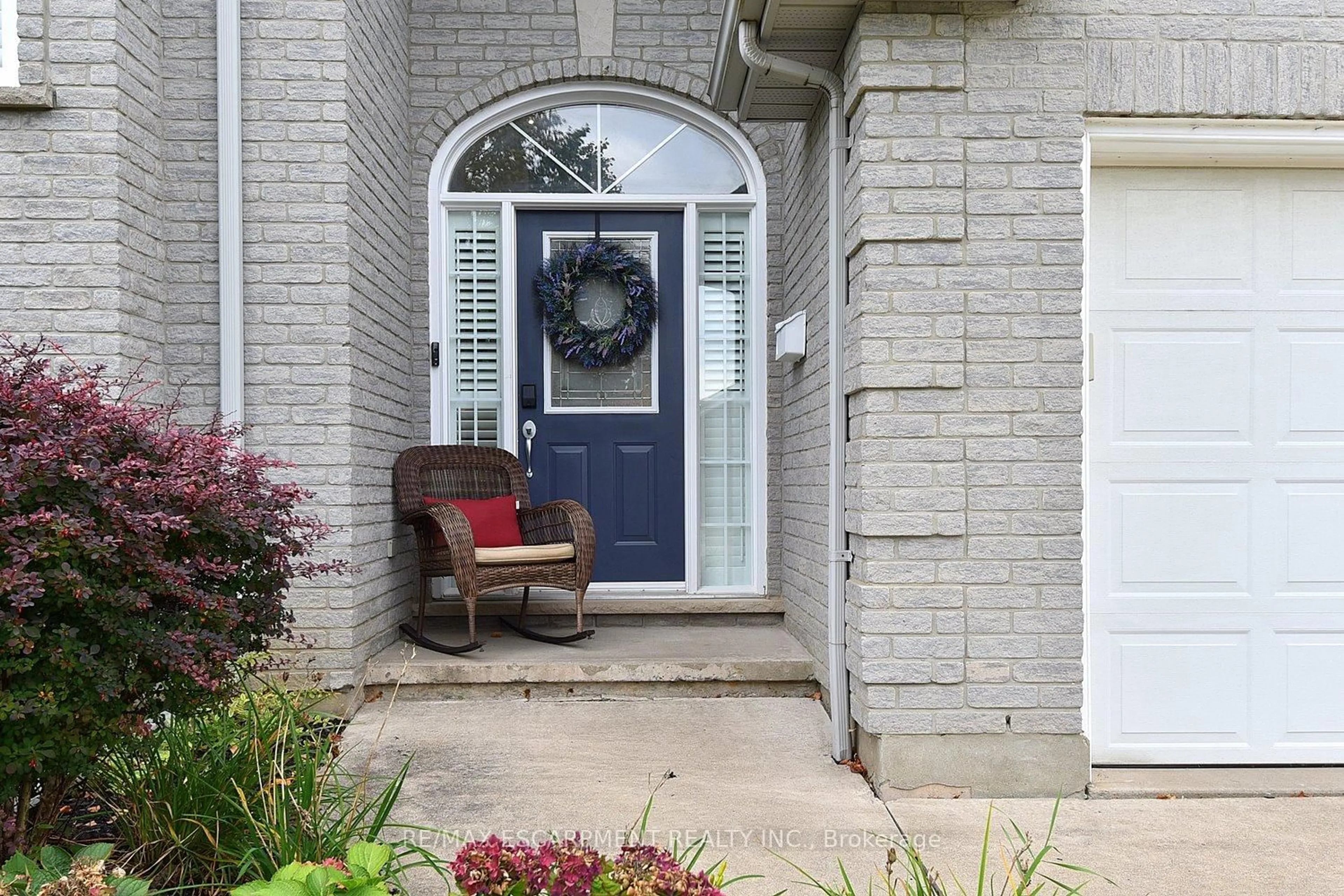 Indoor entryway for 4491 Connell Ave, Niagara Falls Ontario L2H 3E6