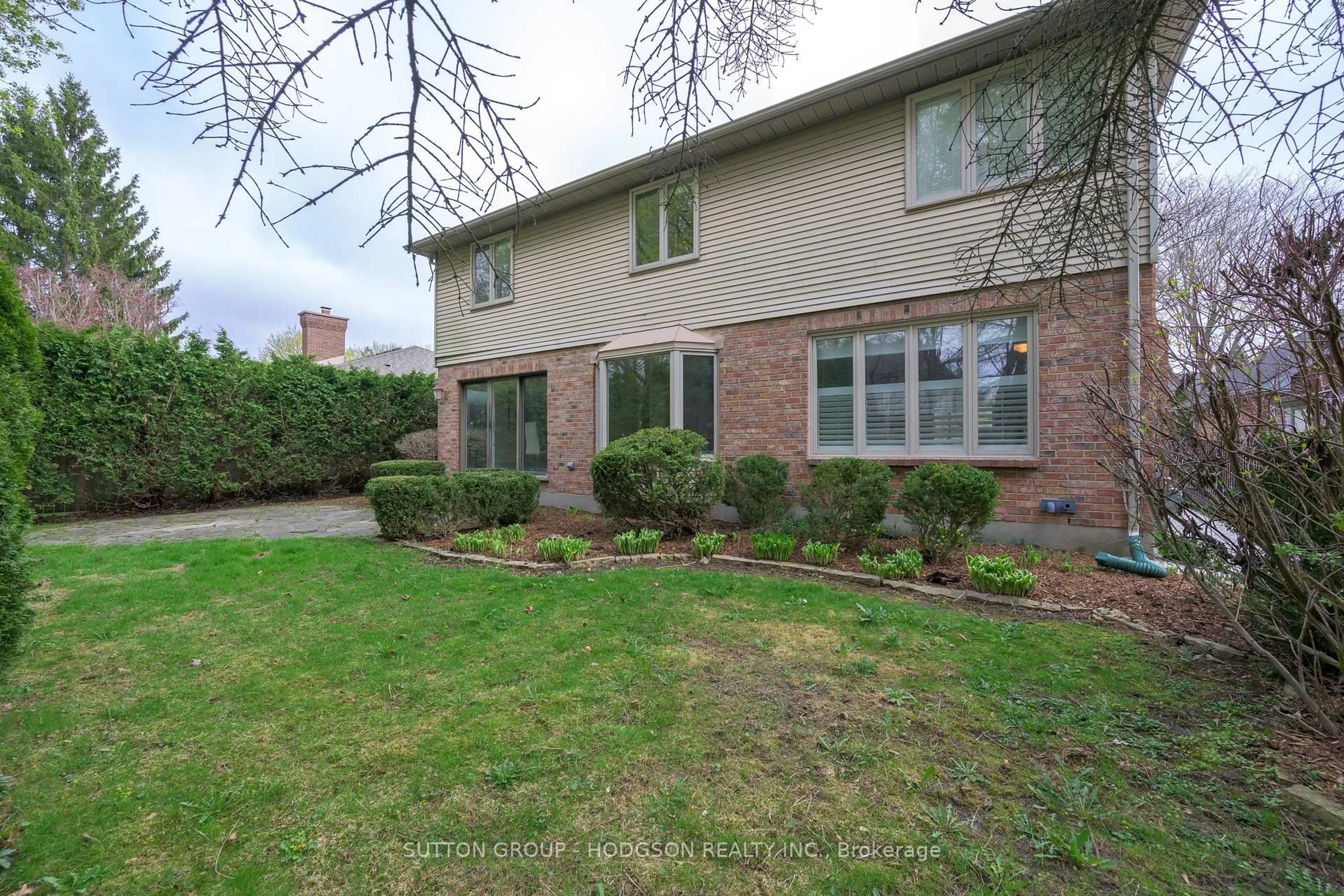 Patio, street for 9 Shetland Cres, London North Ontario N5X 3P6