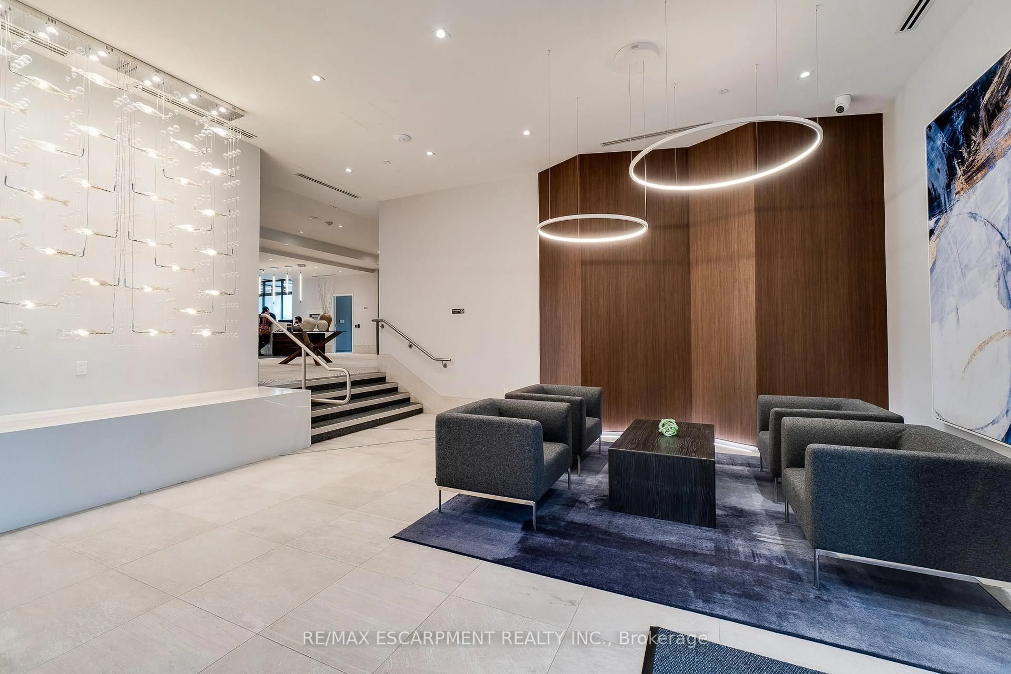 Lobby for 385 WINSTON Rd #1902, Grimsby Ontario L3M 4E8