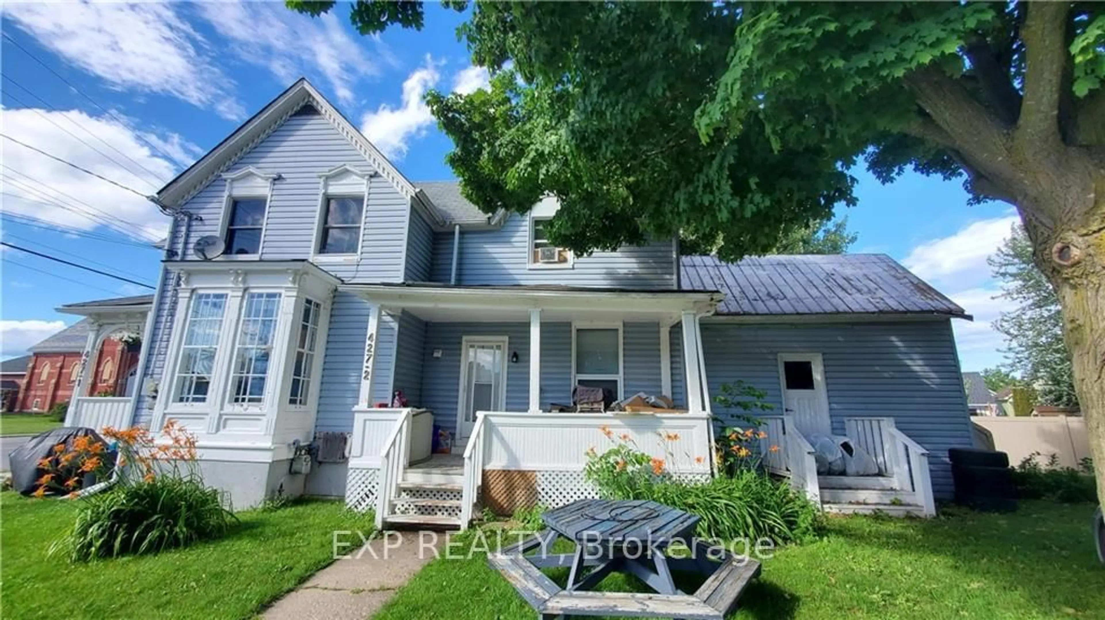 A pic from outside/outdoor area/front of a property/back of a property/a pic from drone, street for 427 Victoria St, Edwardsburgh/Cardinal Ontario K0E 1E0