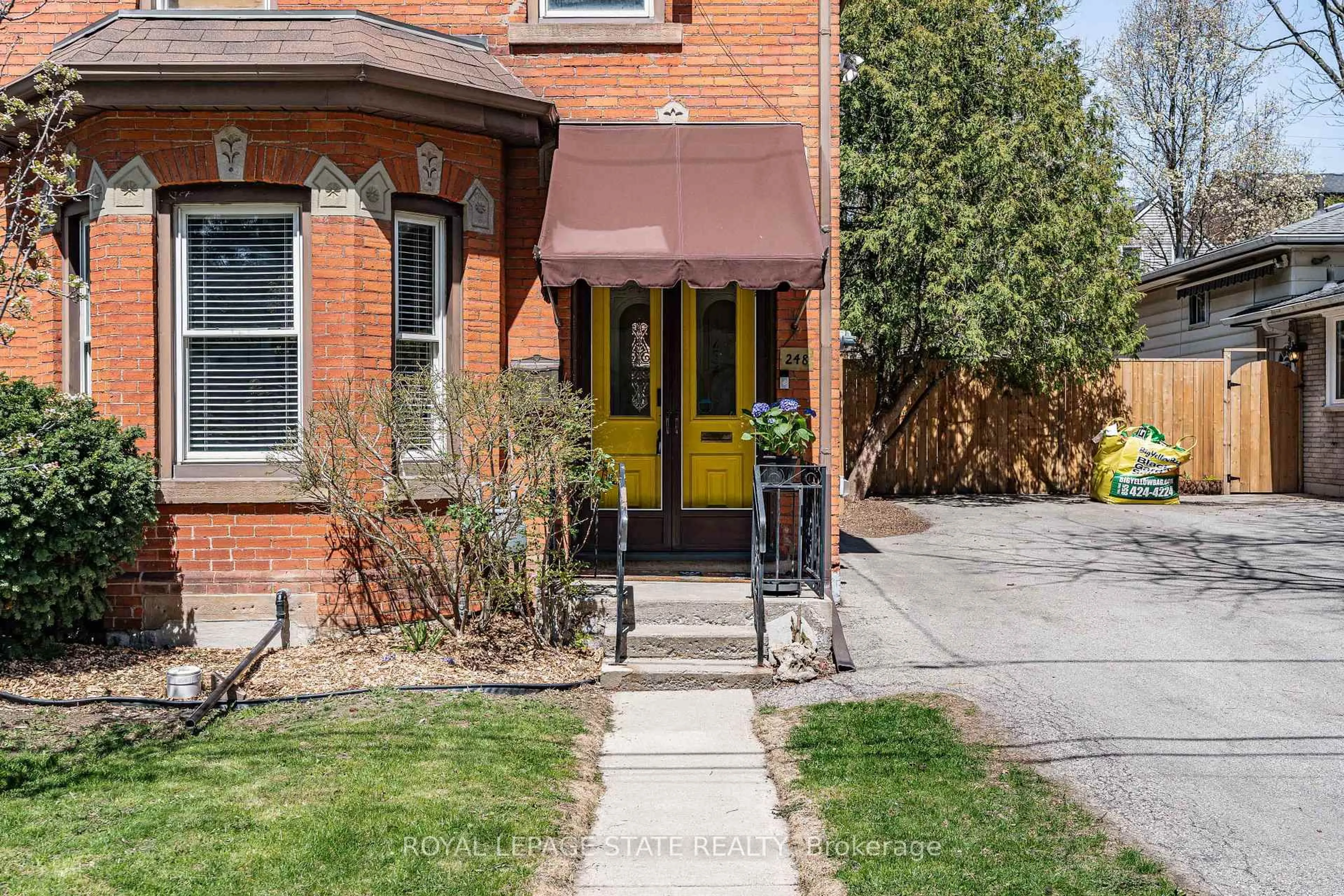 Home with brick exterior material, street for 248 Bold St, Hamilton Ontario L8P 1V8