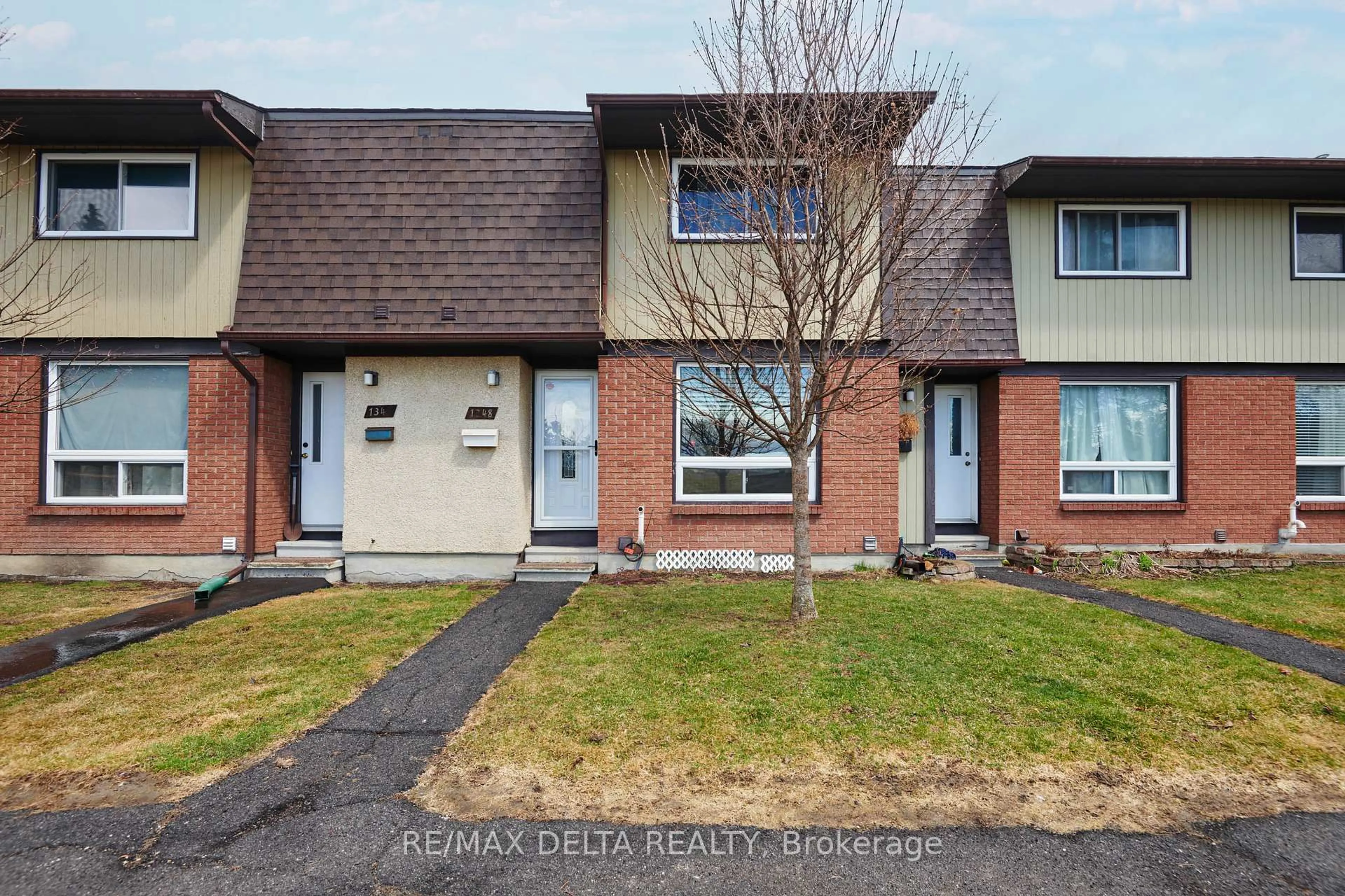 Unknown for 1348 Bakker Crt #108, Orleans Ontario K1C 2K4
