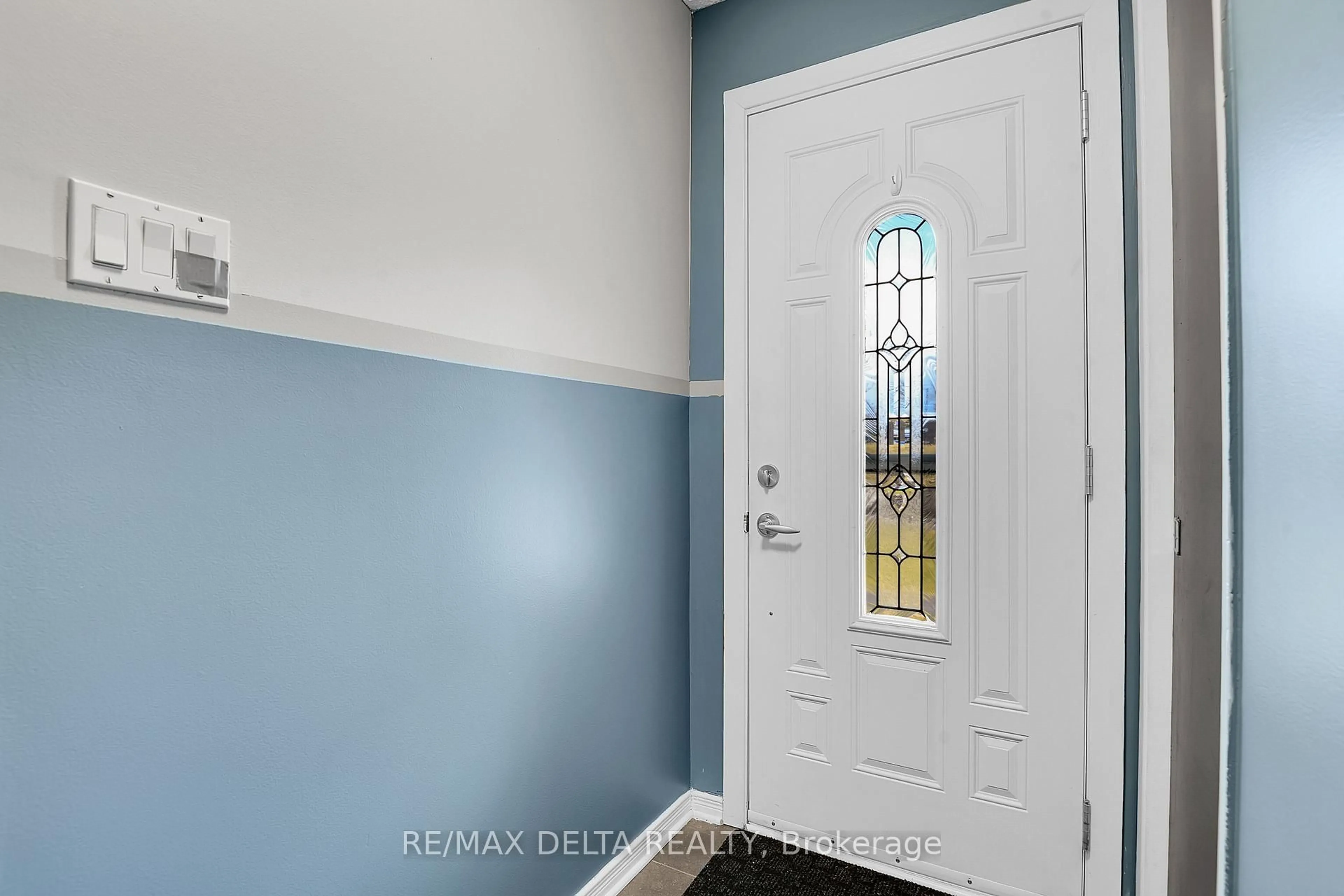 Indoor entryway for 1348 Bakker Crt #108, Orleans Ontario K1C 2K4