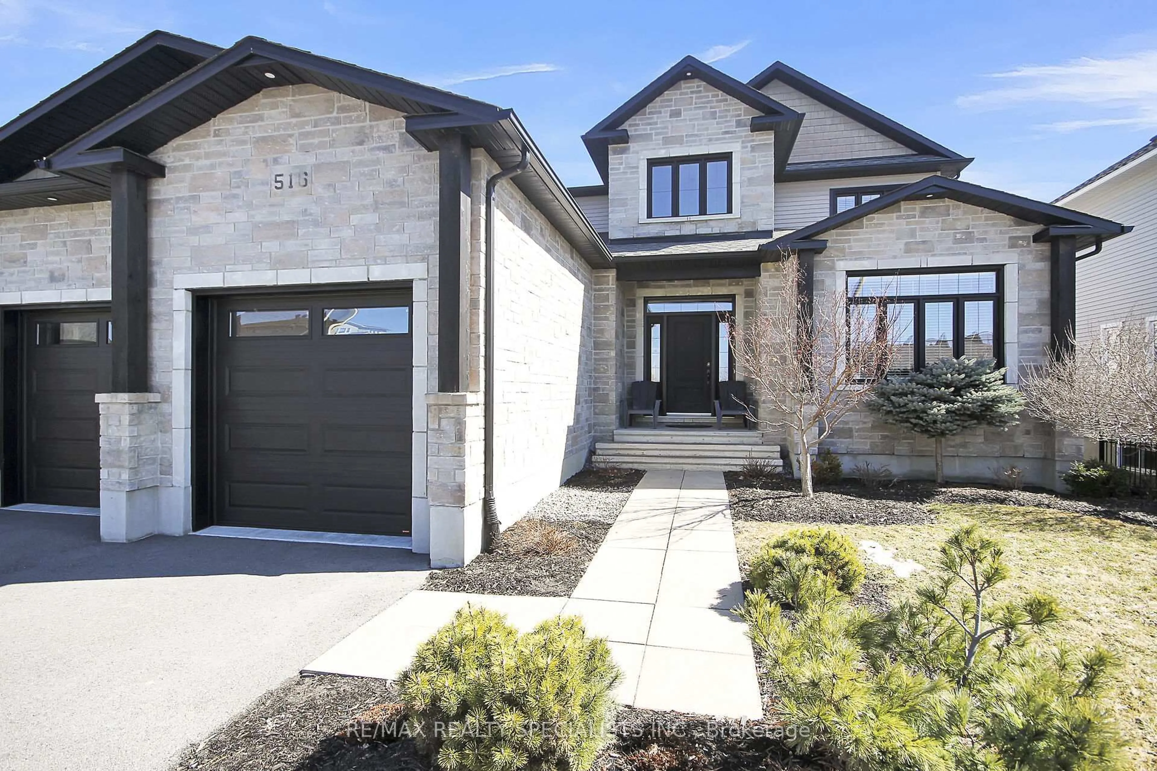 Home with brick exterior material, street for 516 Junction St, Russell Ontario K4R 0A4