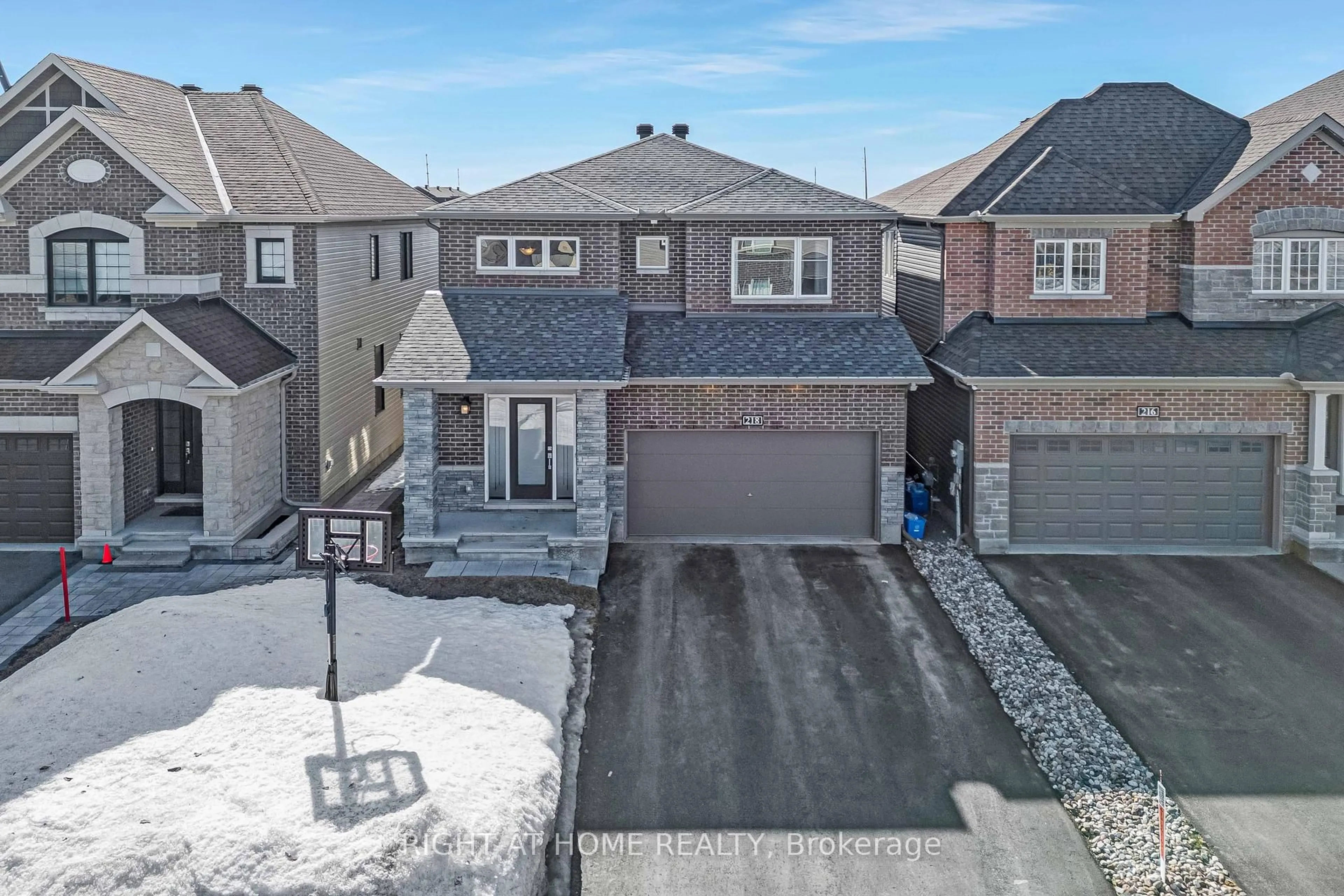 A pic from outside/outdoor area/front of a property/back of a property/a pic from drone, street for 218 Aquarium Ave, Orleans Ontario K4A 1K7