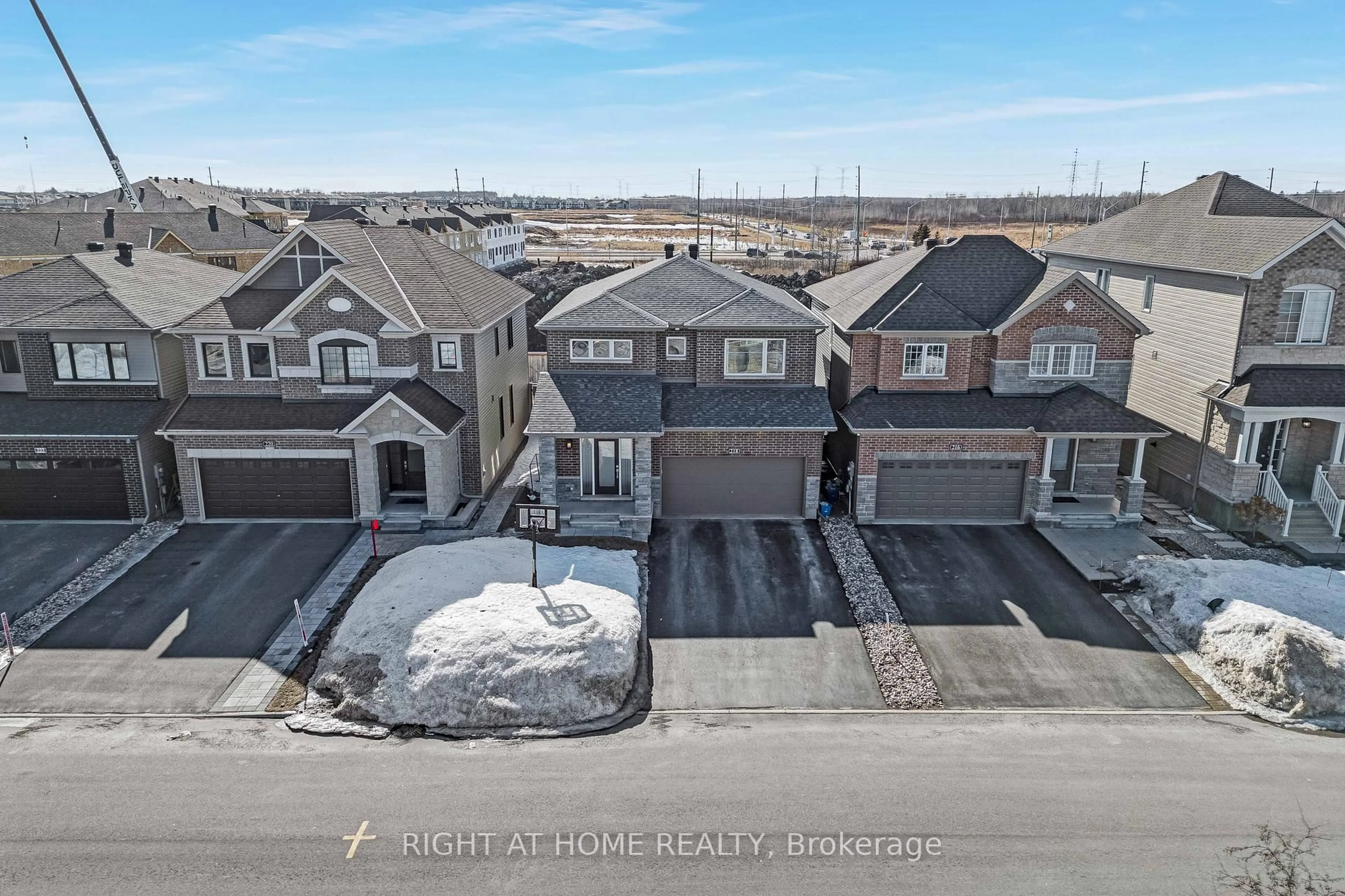 A pic from outside/outdoor area/front of a property/back of a property/a pic from drone, street for 218 Aquarium Ave, Orleans Ontario K4A 1K7
