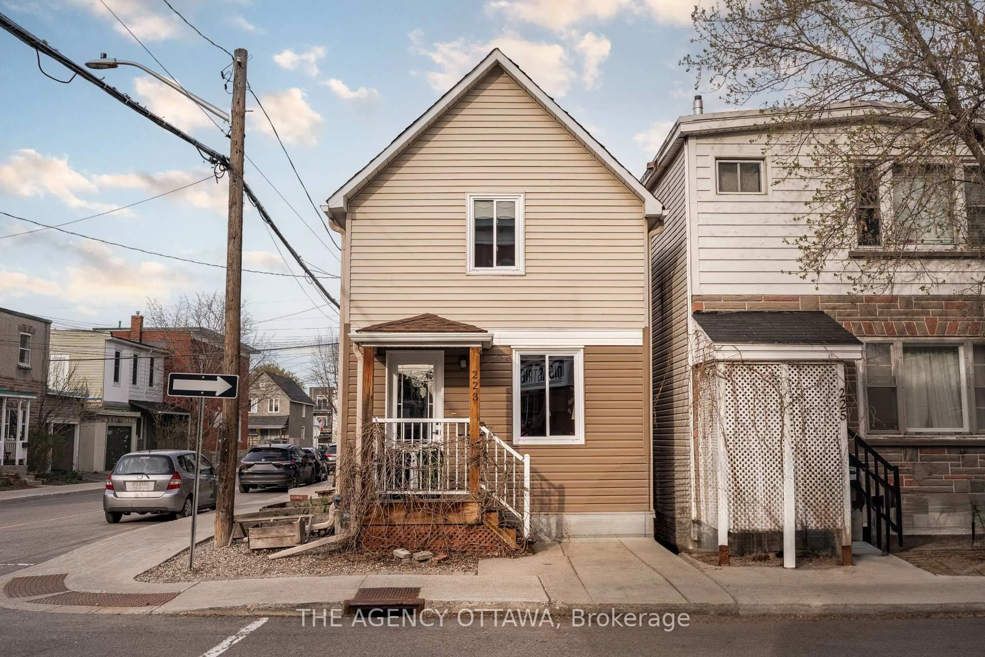 Unknown for 223 Carruthers Ave, Ottawa Ontario K1Y 1N8