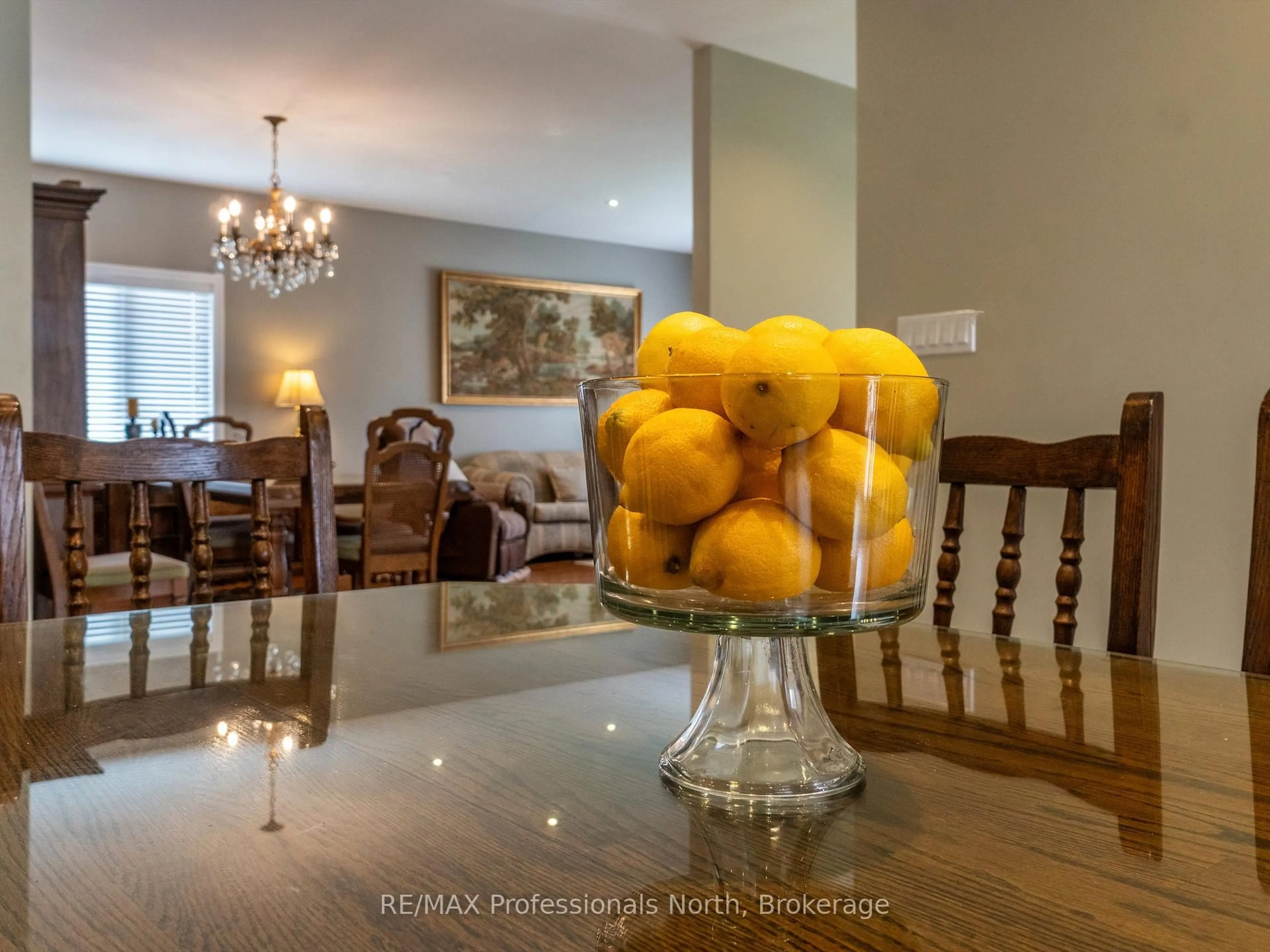 Dining room, unknown for 27 Susan St, Huntsville Ontario P1H 1X2