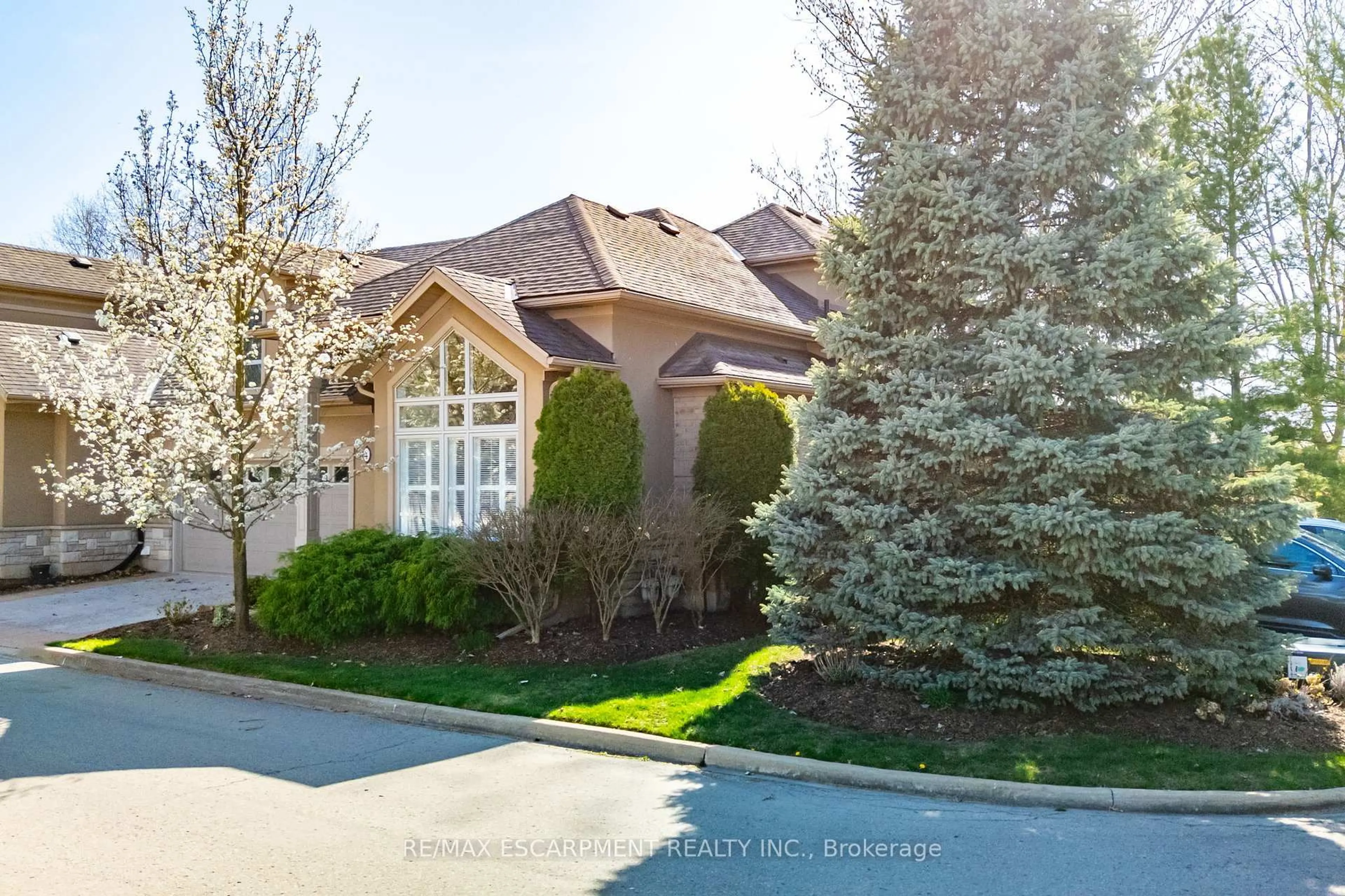 Unknown for 165 Glendale Ave #4, St. Catharines Ontario L2T 2K2