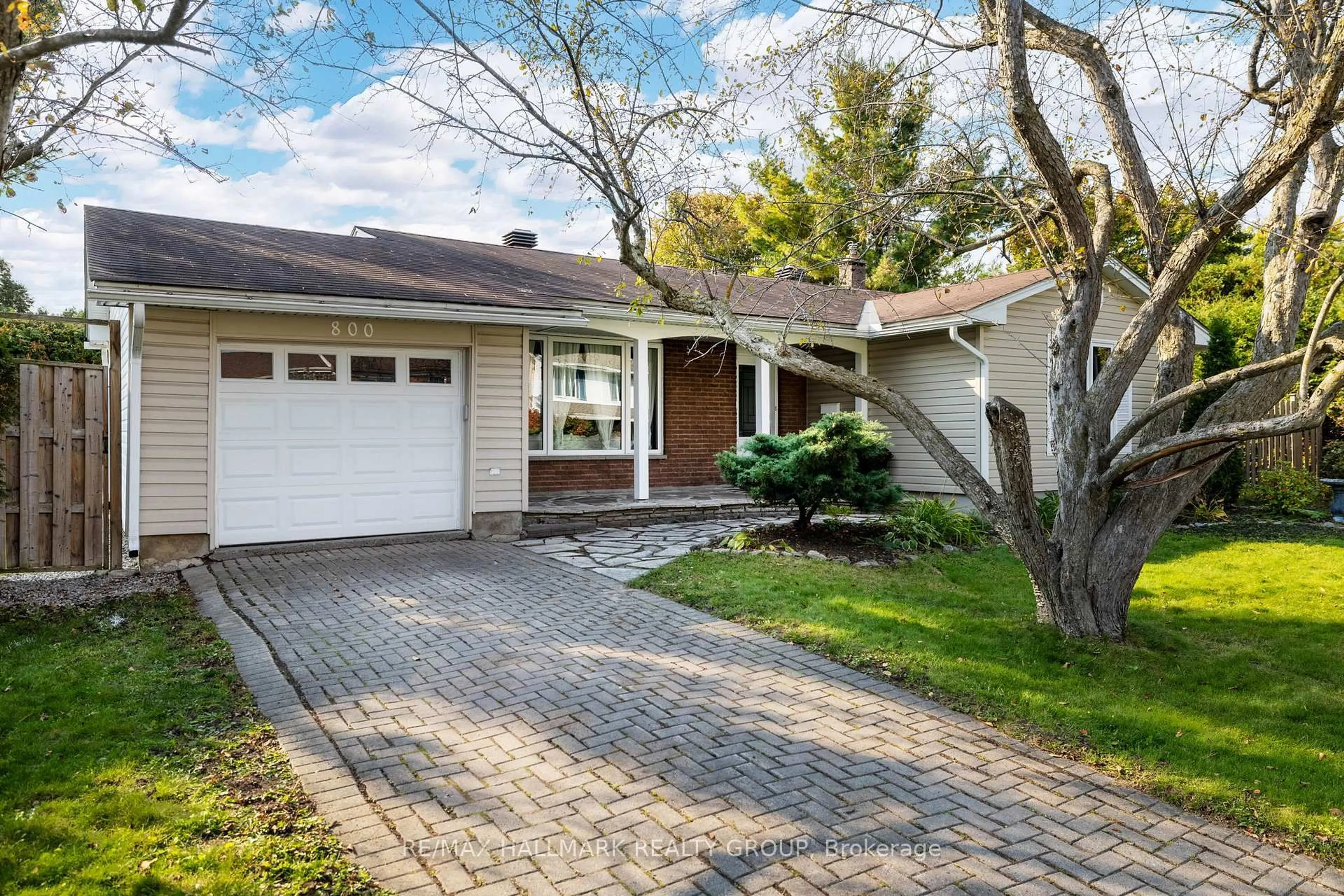 Home with brick exterior material, street for 800 De Salaberry St, Ottawa Ontario K1J 6Y8