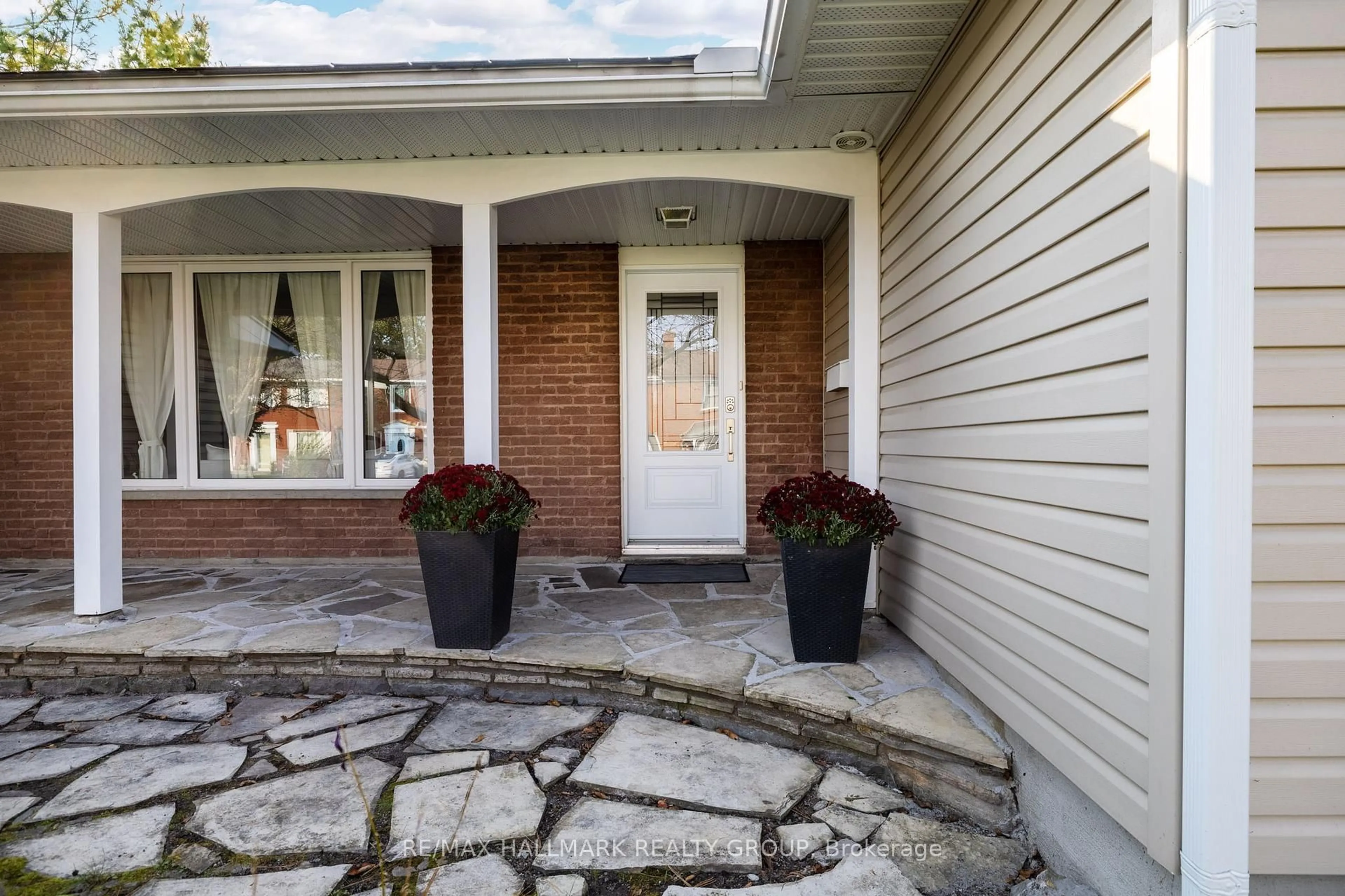 Unknown for 800 De Salaberry St, Ottawa Ontario K1J 6Y8