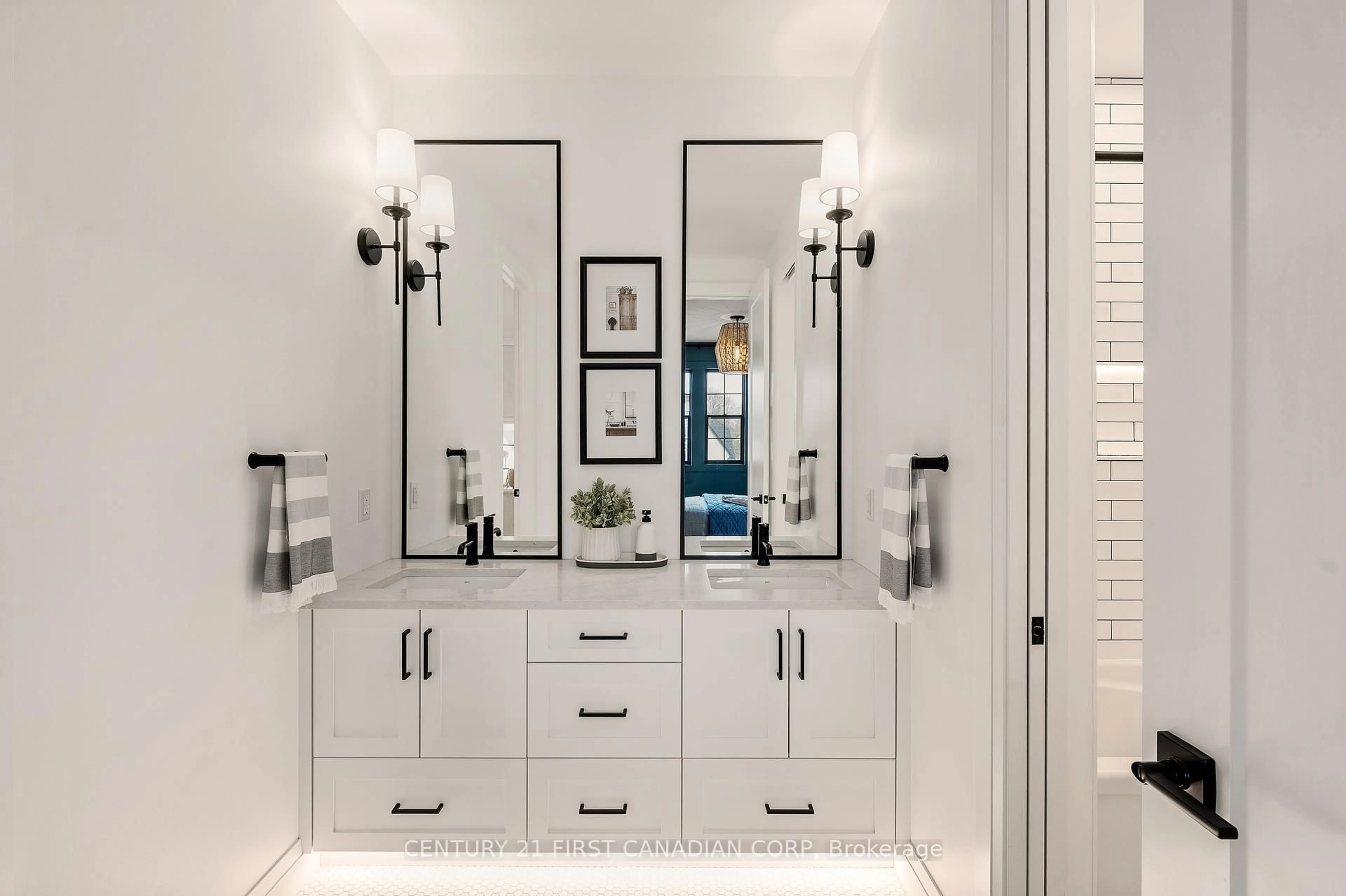 Contemporary bathroom, ceramic/tile floor for 204 FOXBOROUGH Pl, Thames Centre Ontario N0M 2P0