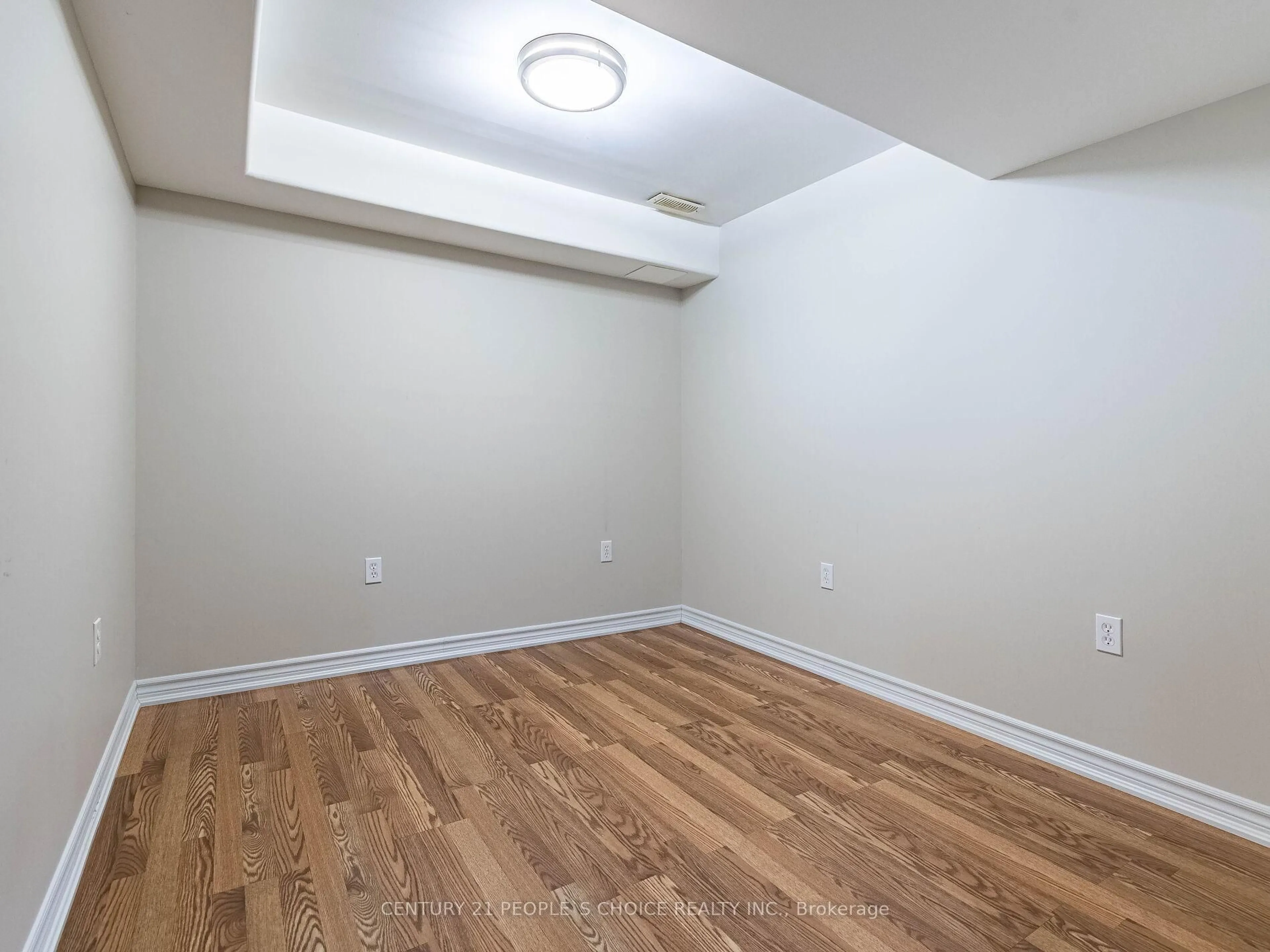A pic of a room for 485 Green Rd #79, Hamilton Ontario L8E 6A8