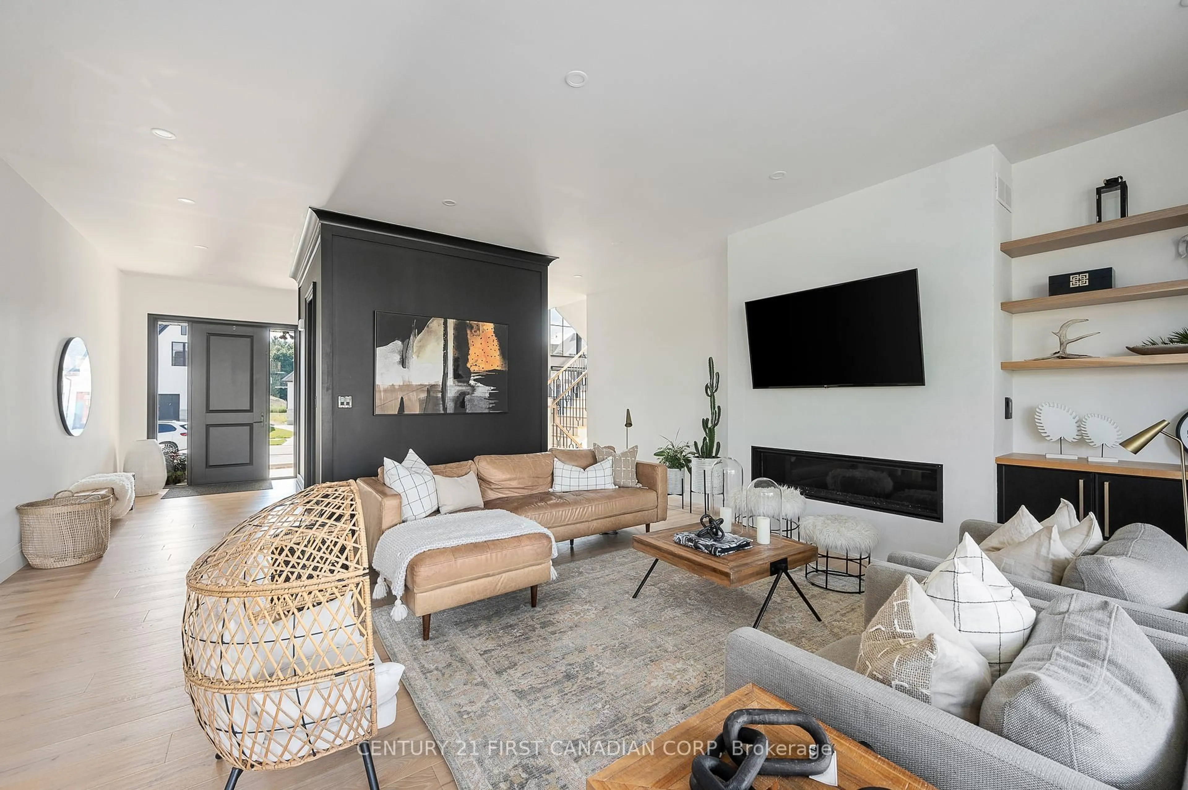 Living room with furniture, unknown for 244 FOXBOROUGH Pl, Thames Centre Ontario N0M 2P0