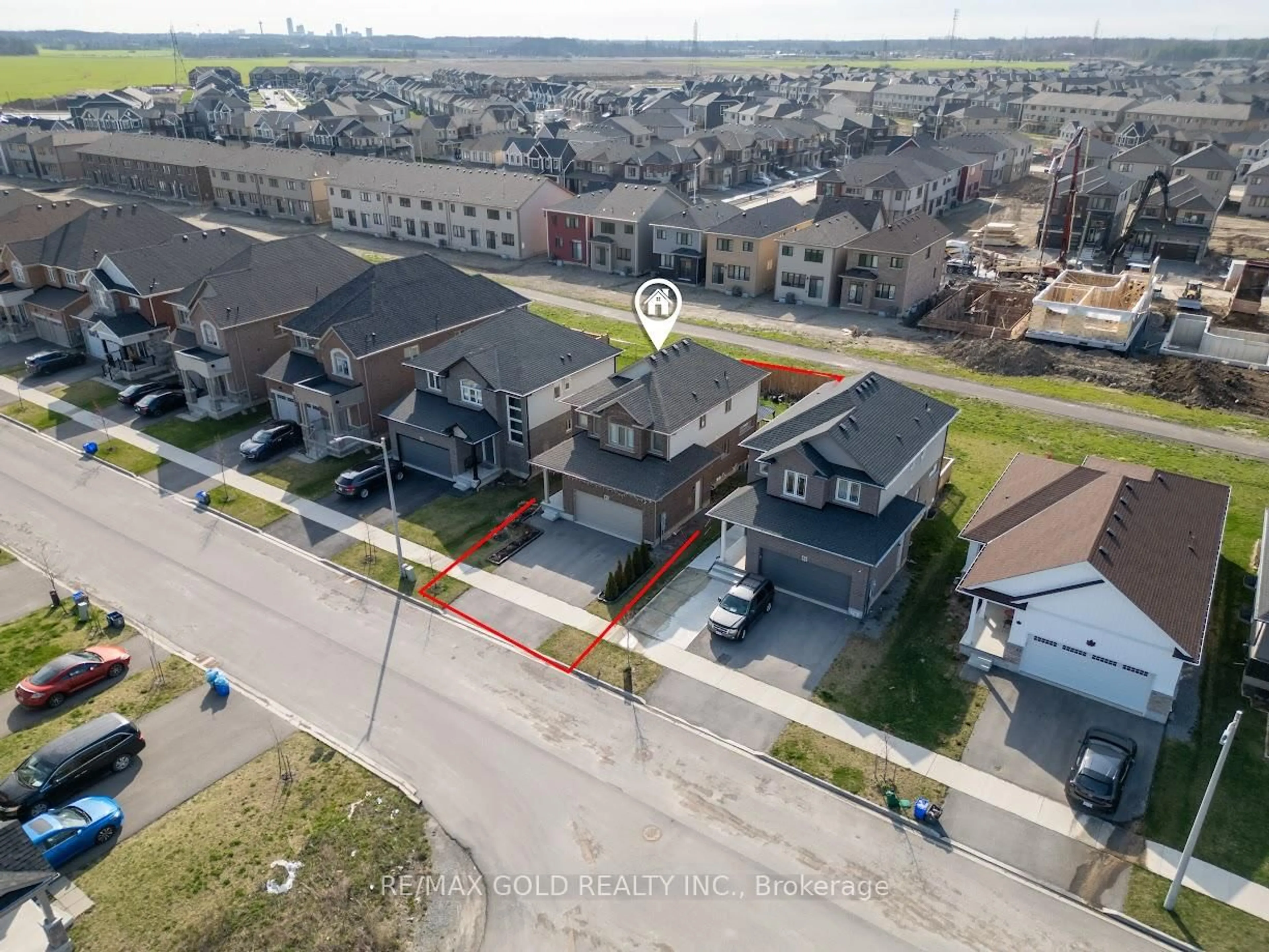 A pic from outside/outdoor area/front of a property/back of a property/a pic from drone, street for 62 Spring Crest Way, Thorold Ontario L2V 0J8