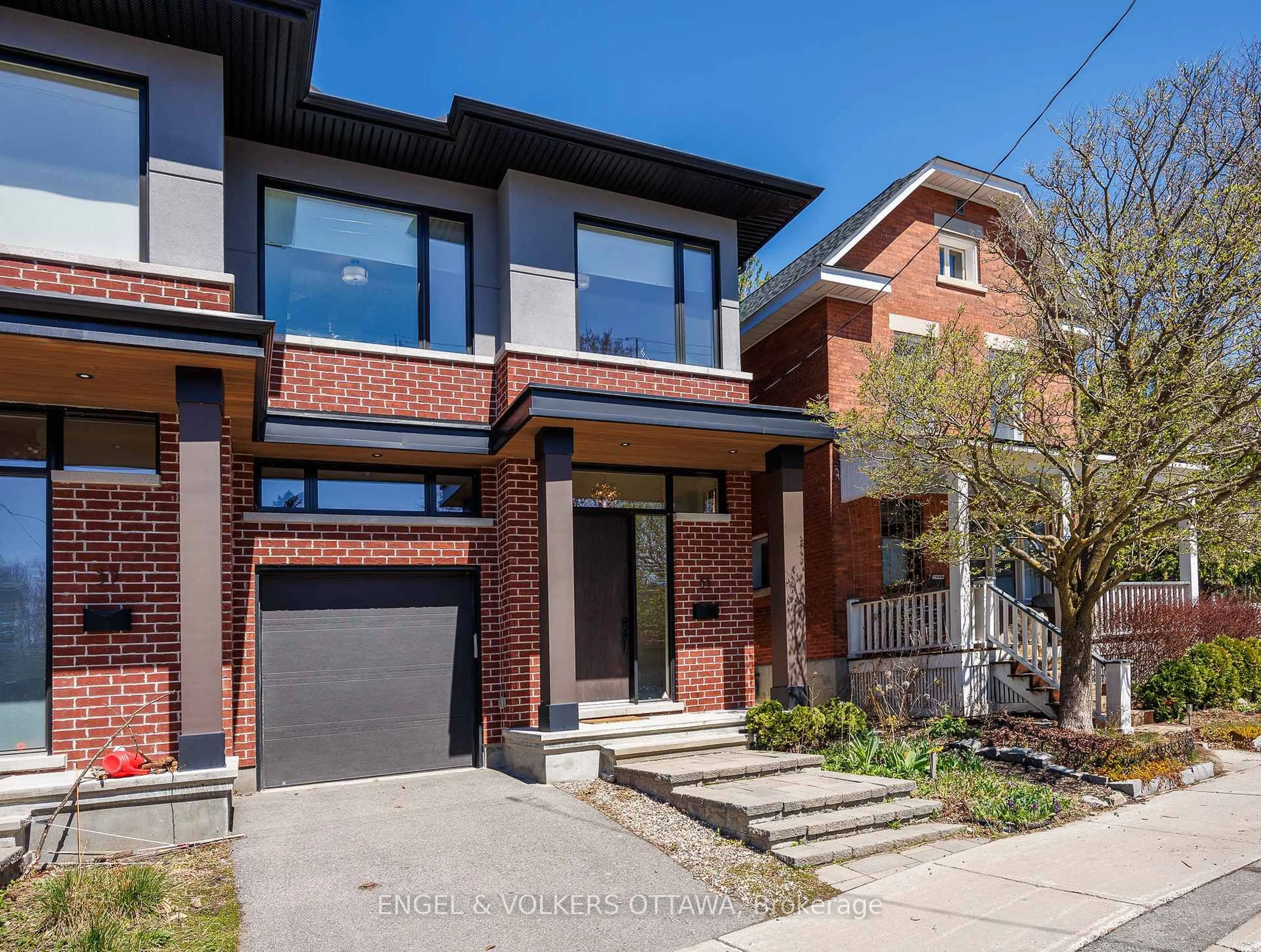 Home with brick exterior material, street for 35 Newton St, Ottawa Ontario K1S 2S6