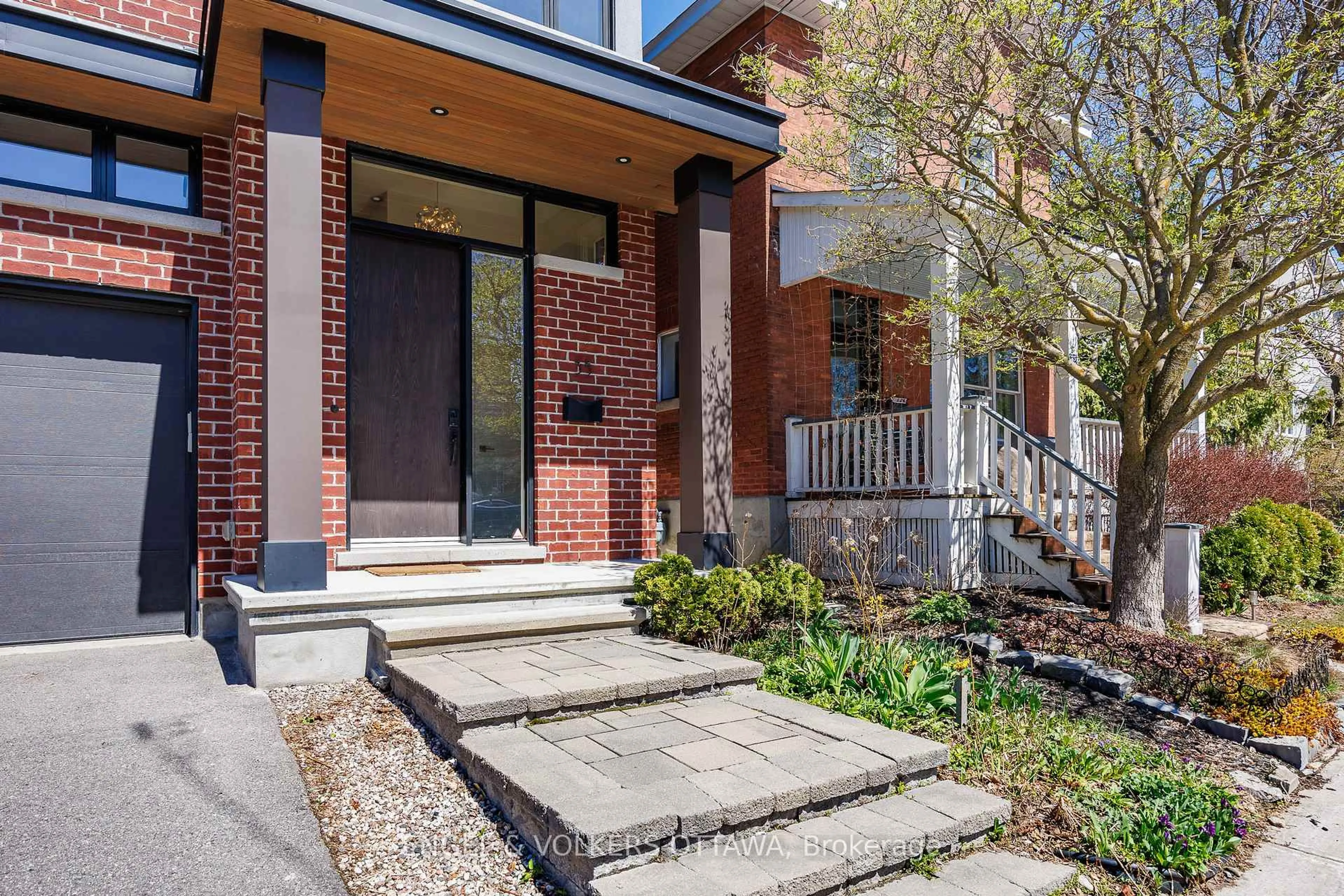 Home with brick exterior material, street for 35 Newton St, Ottawa Ontario K1S 2S6