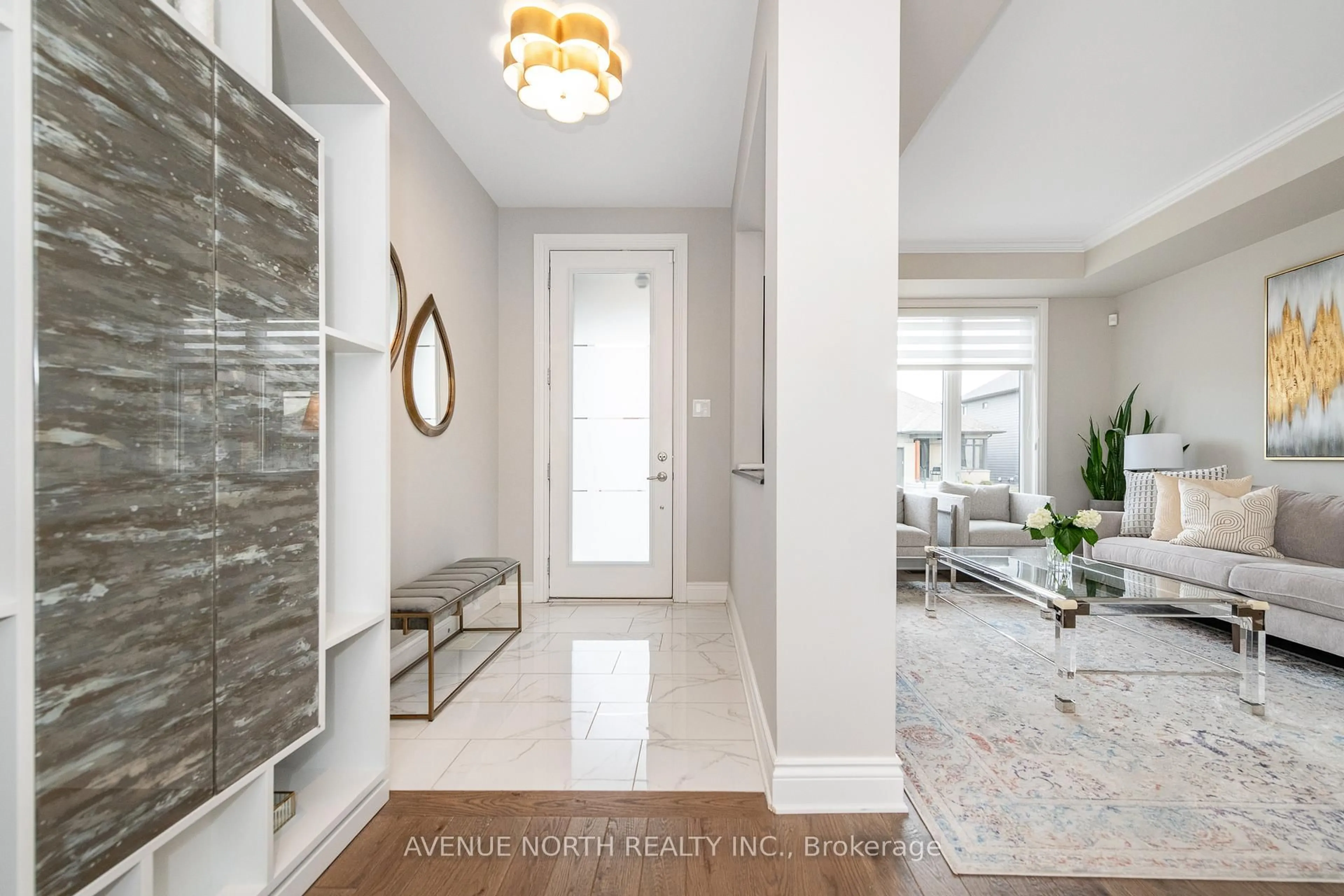 Indoor entryway for 713 Carnelian Cres, Ottawa Ontario K1X 0A9