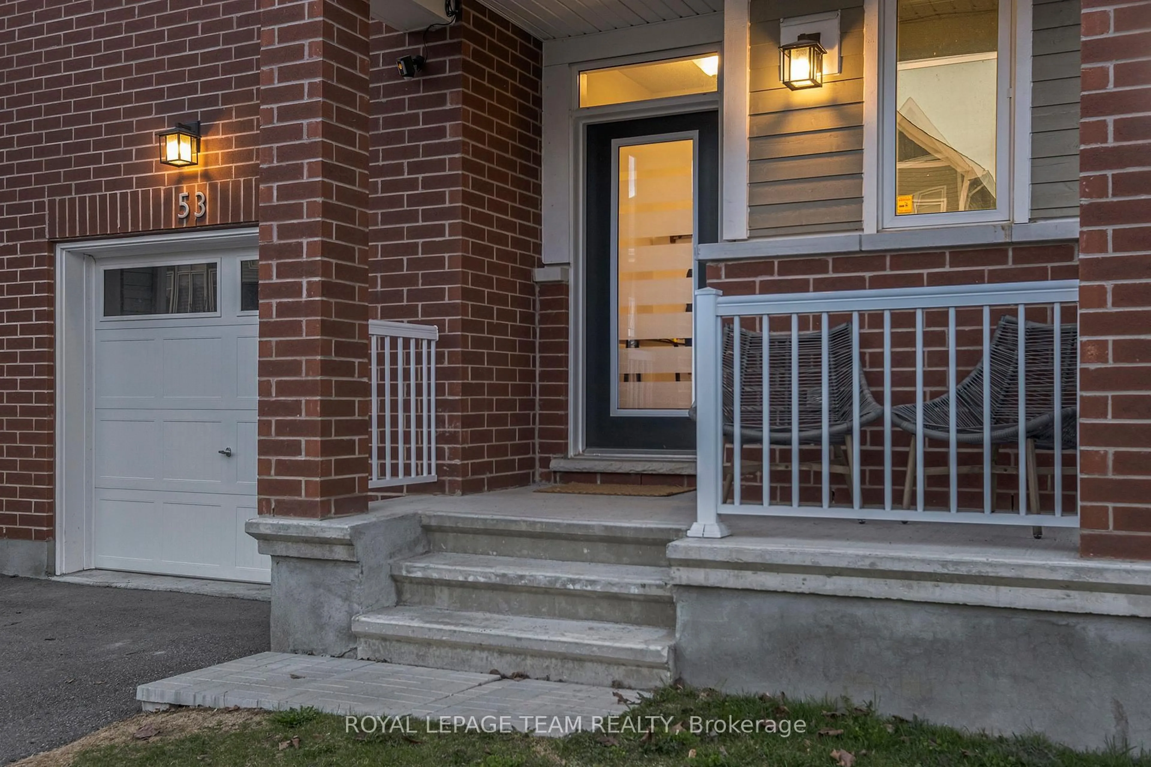 Home with brick exterior material, street for 53 Pelham Cres, Richmond Ontario K0A 2Z0